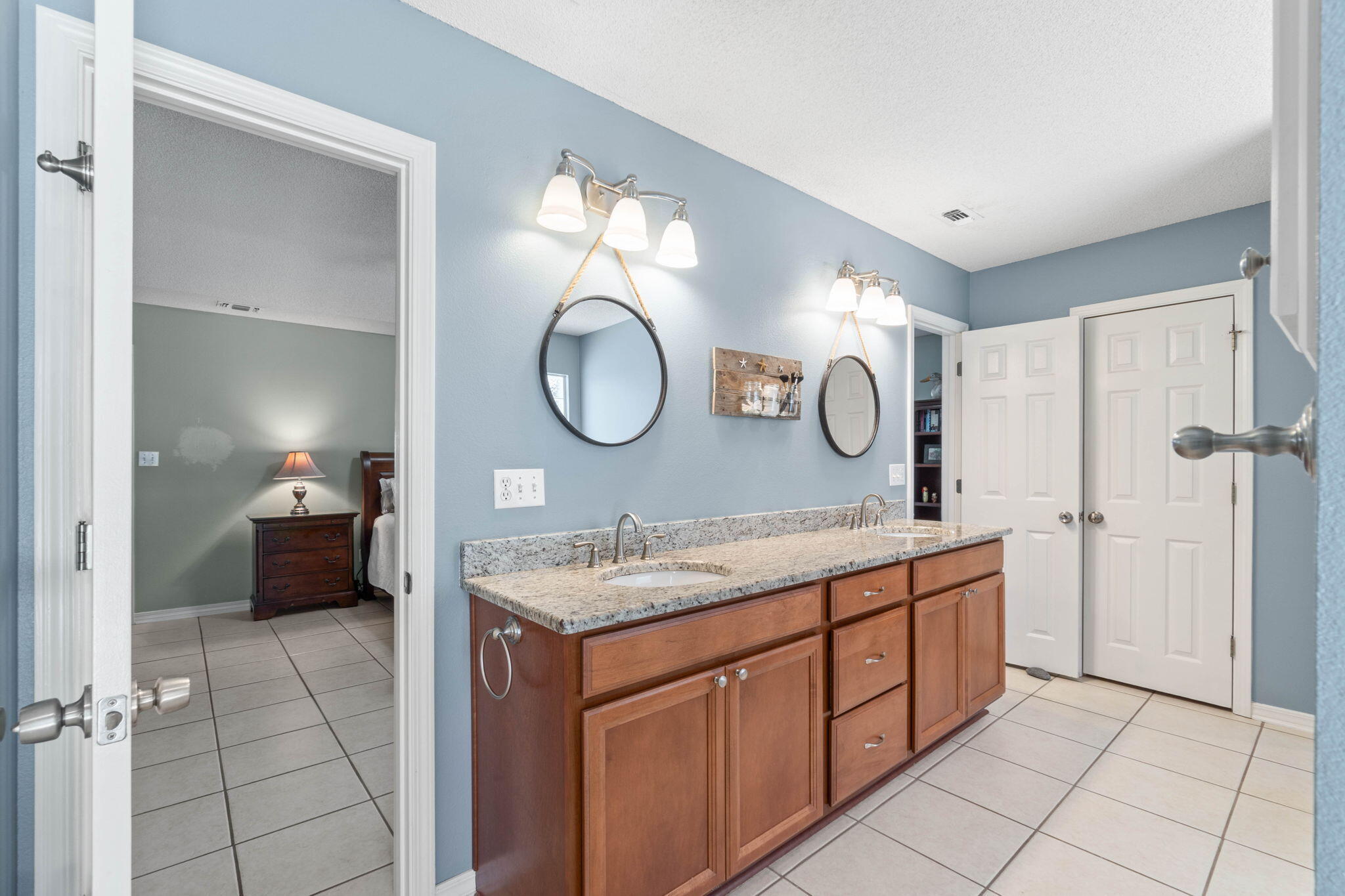 BISCAYNE POINTE - Residential