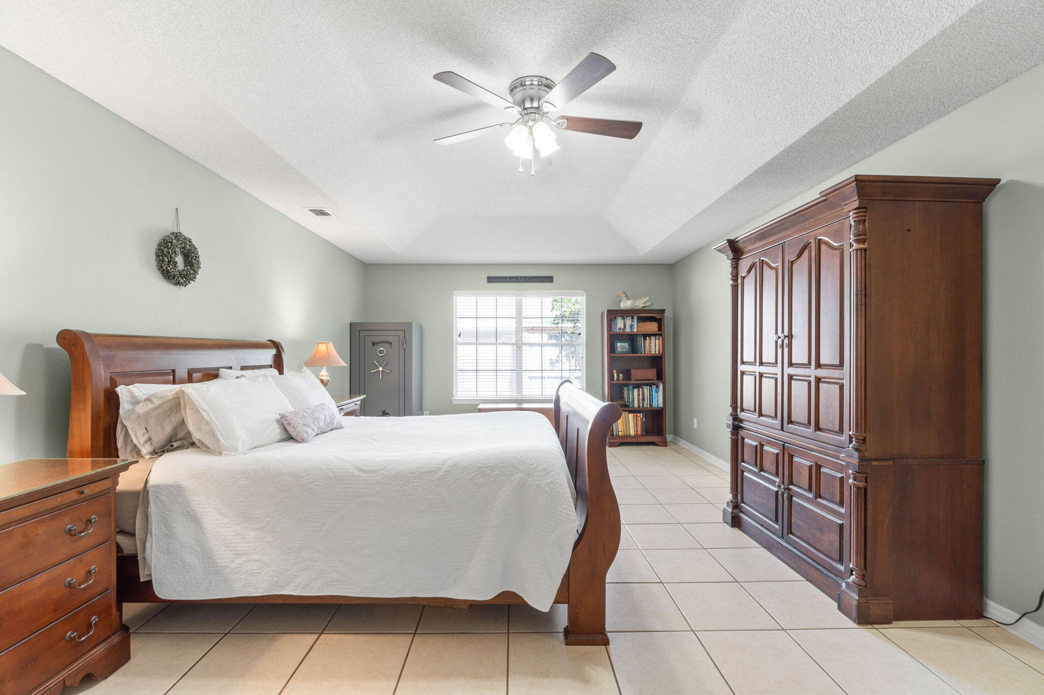 BISCAYNE POINTE - Residential