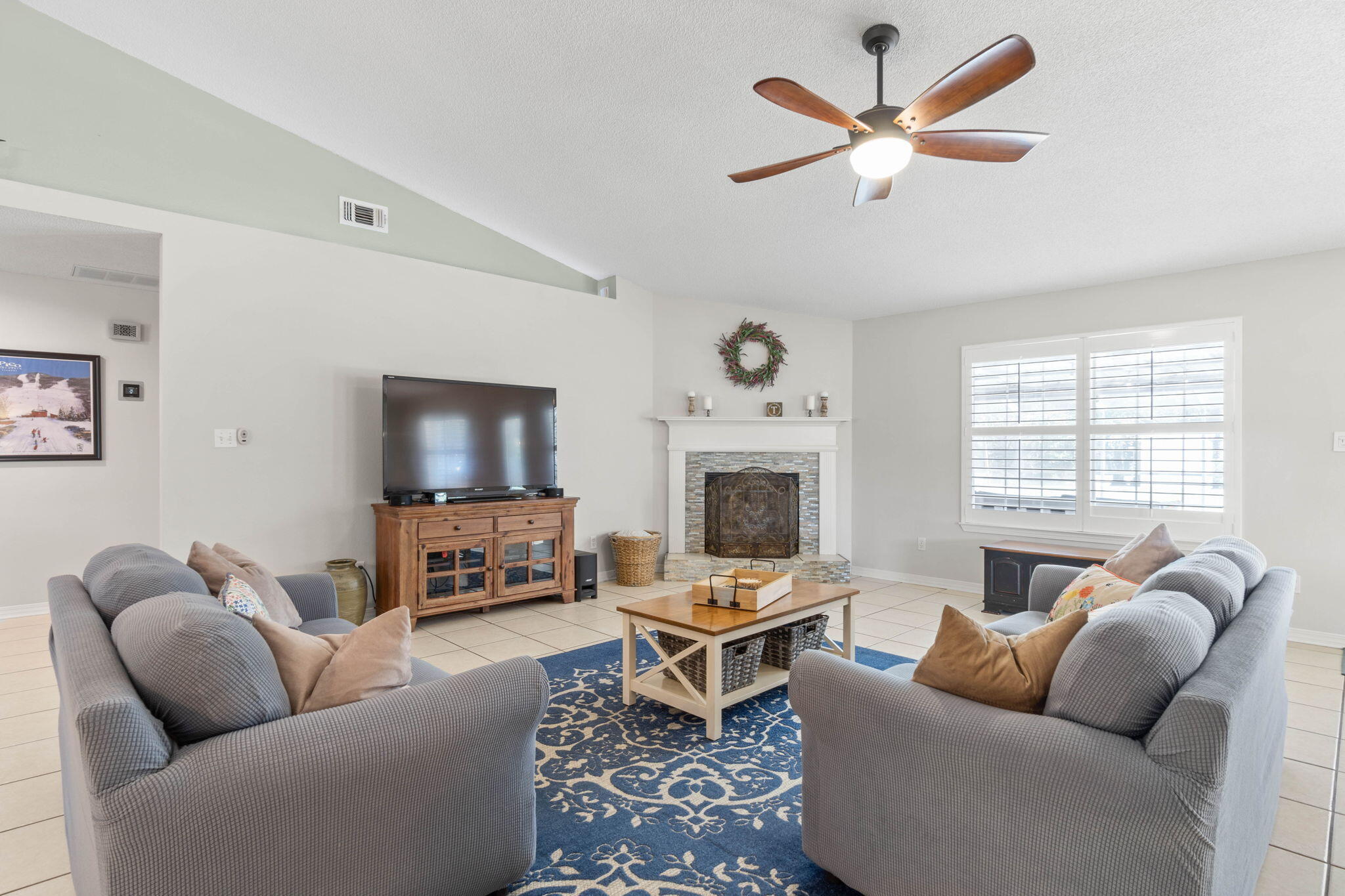 BISCAYNE POINTE - Residential