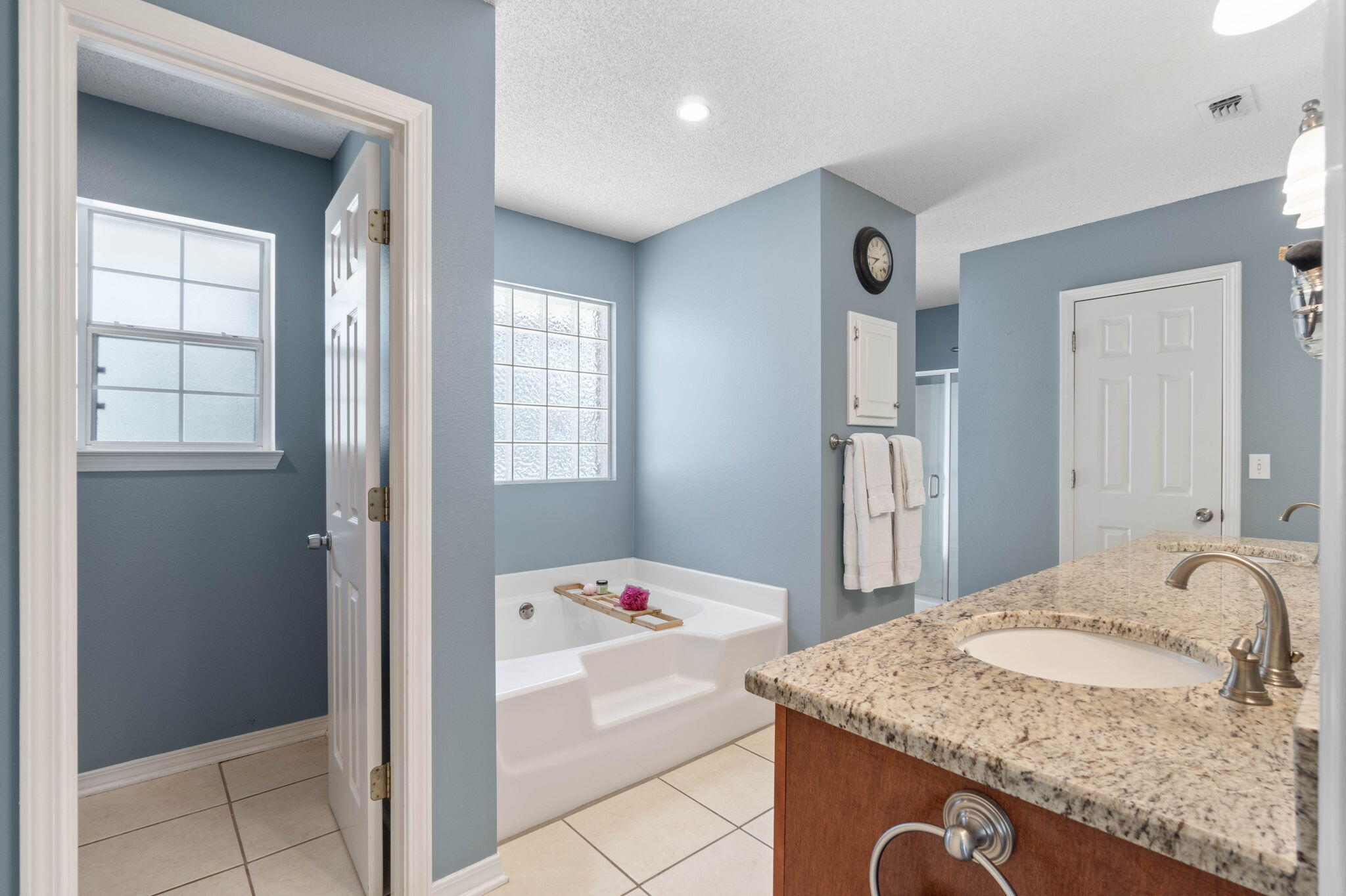 BISCAYNE POINTE - Residential