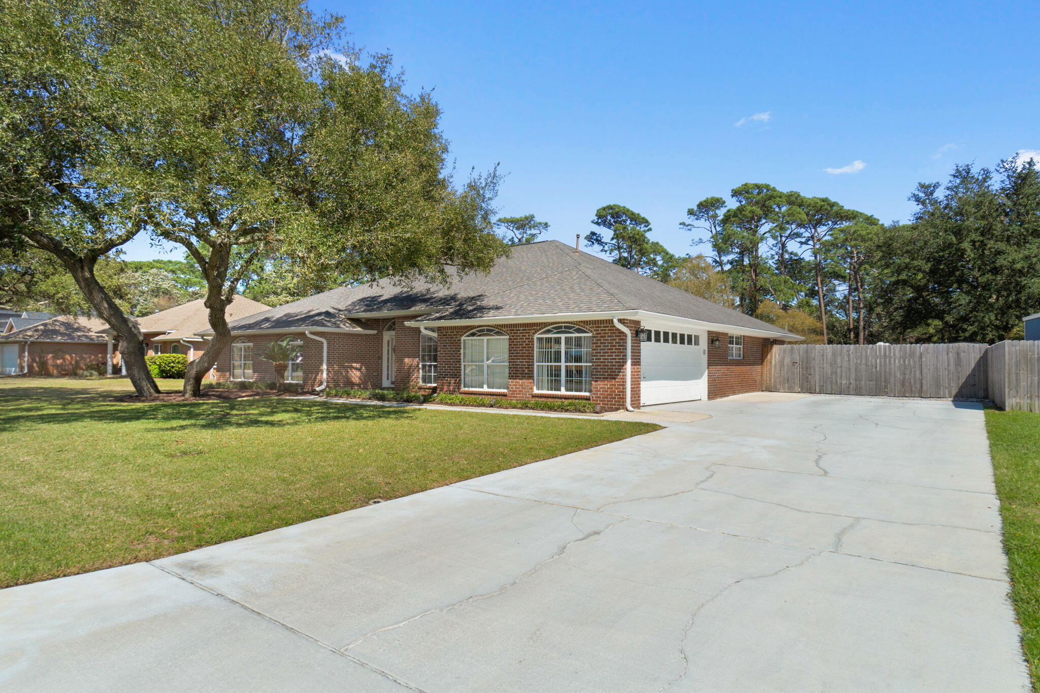 BISCAYNE POINTE - Residential