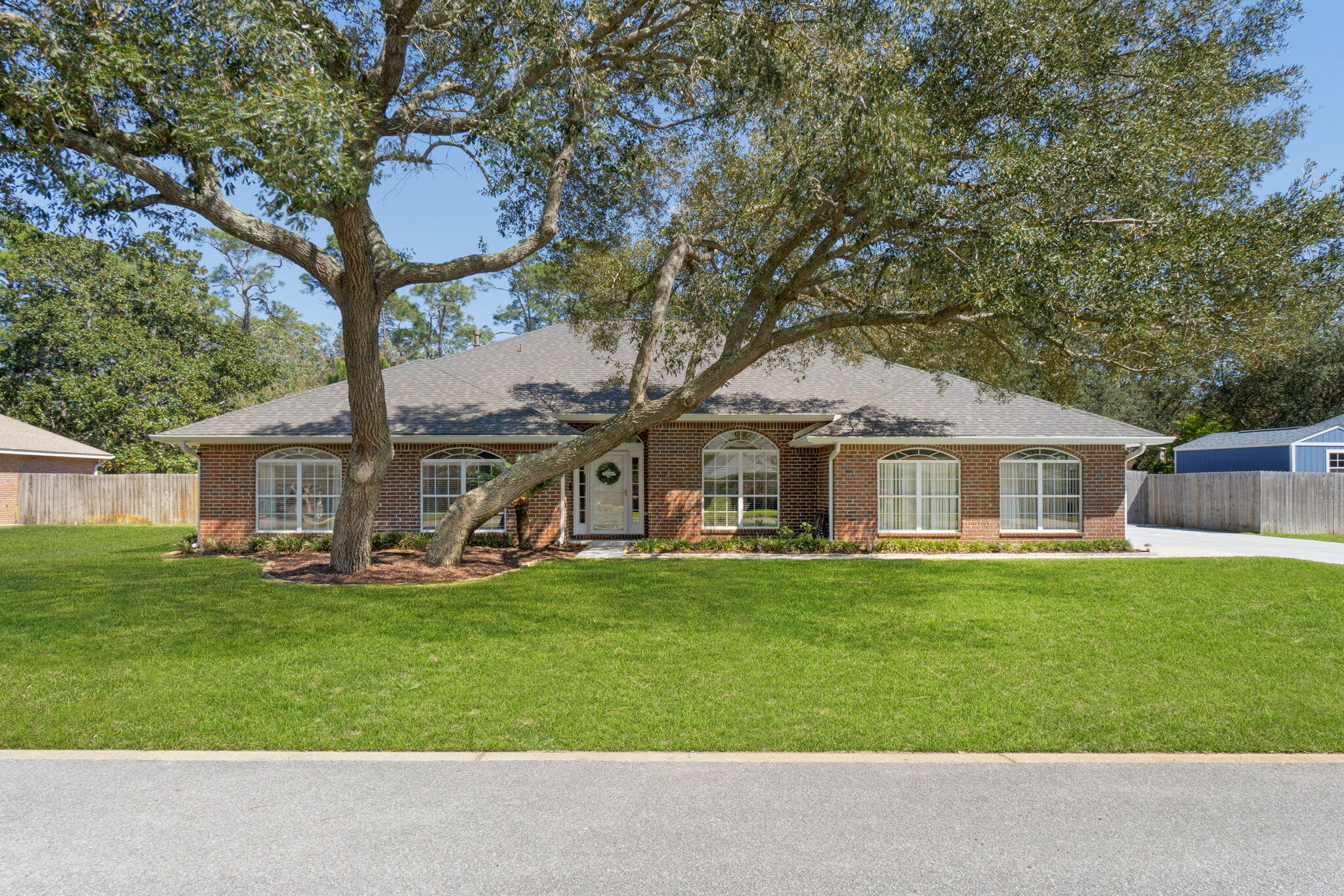 BISCAYNE POINTE - Residential