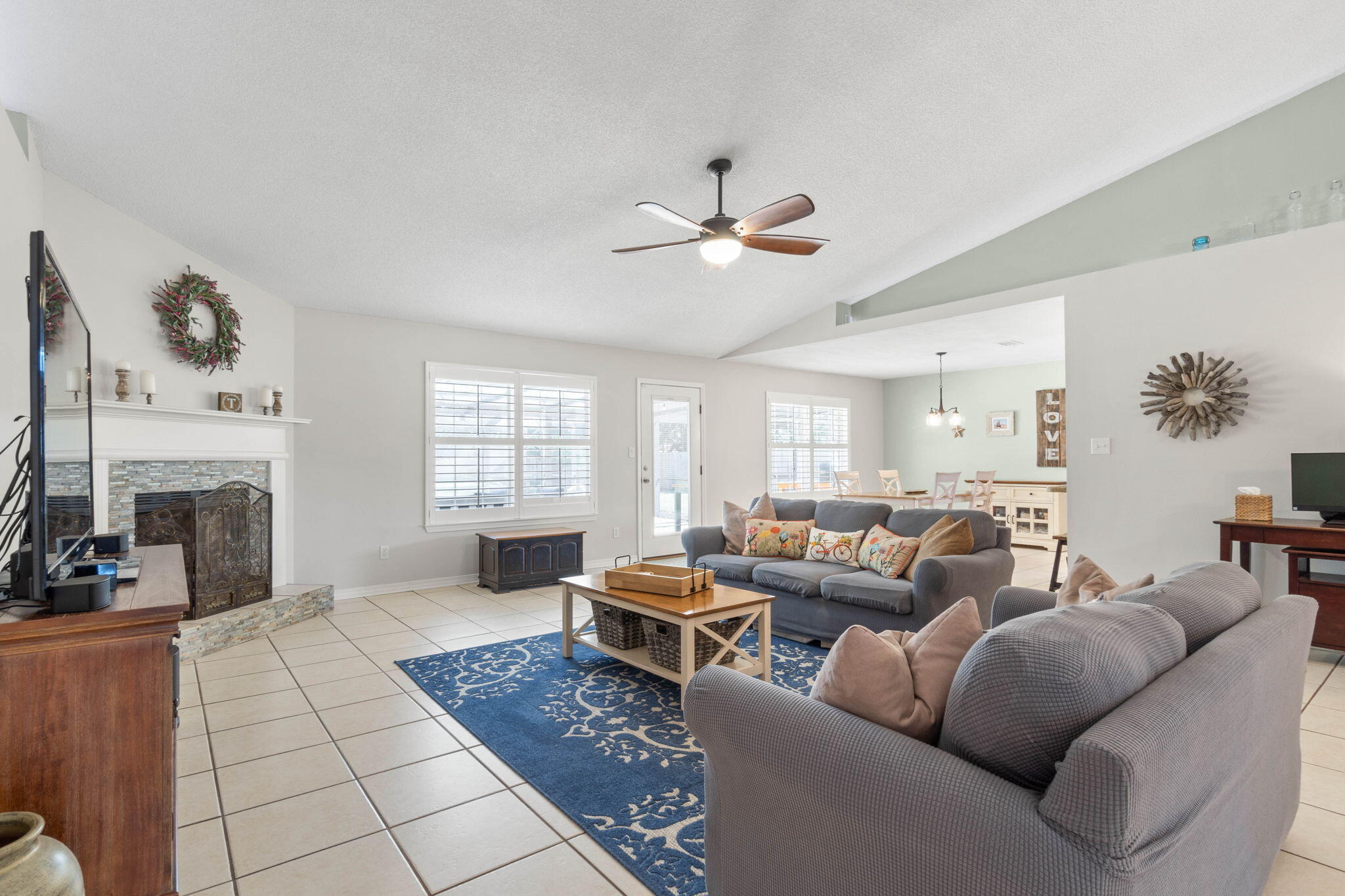 BISCAYNE POINTE - Residential