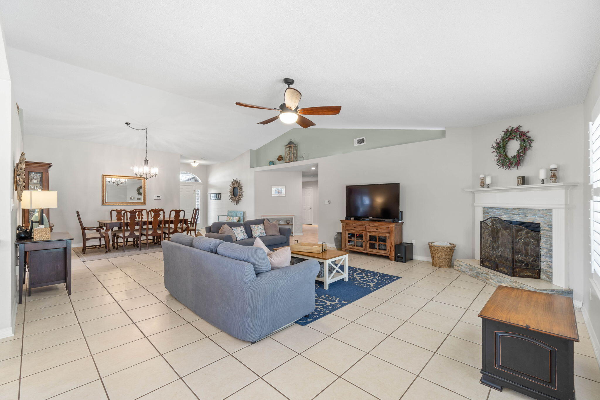 BISCAYNE POINTE - Residential