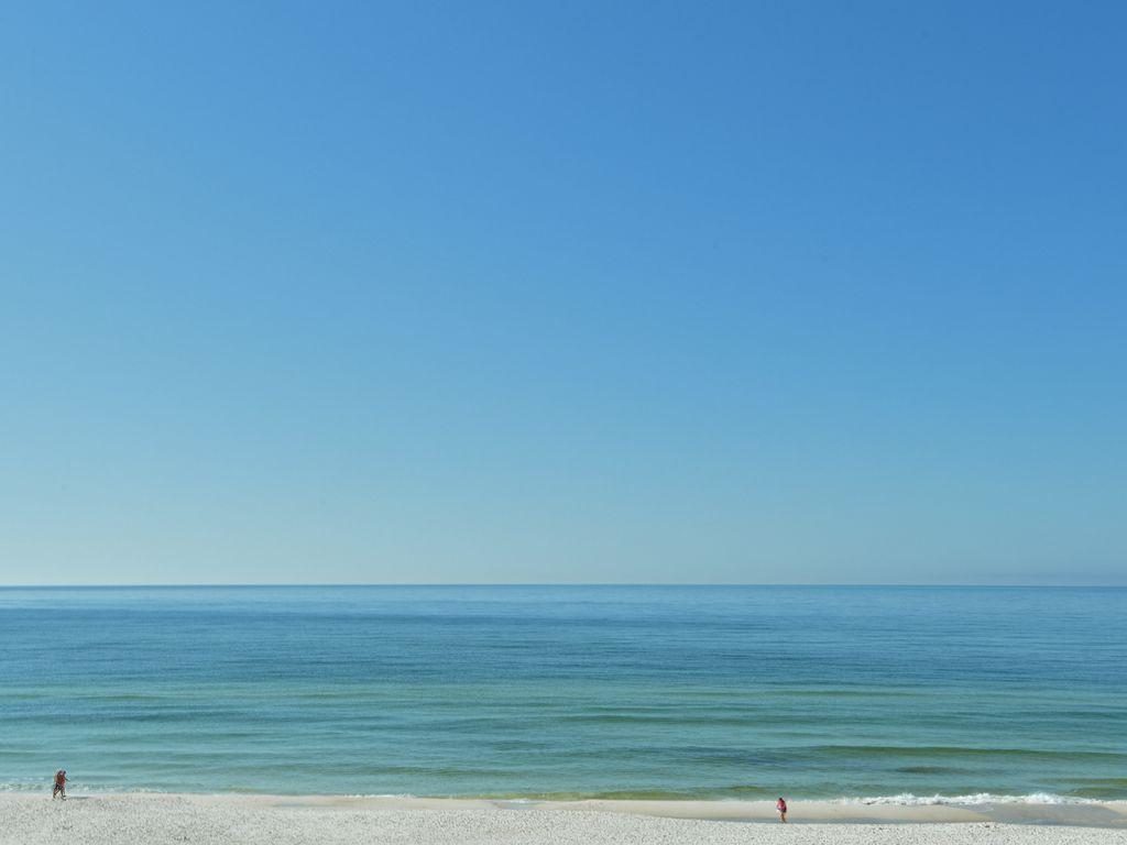 MAJESTIC BEACH TOWERS I - Residential