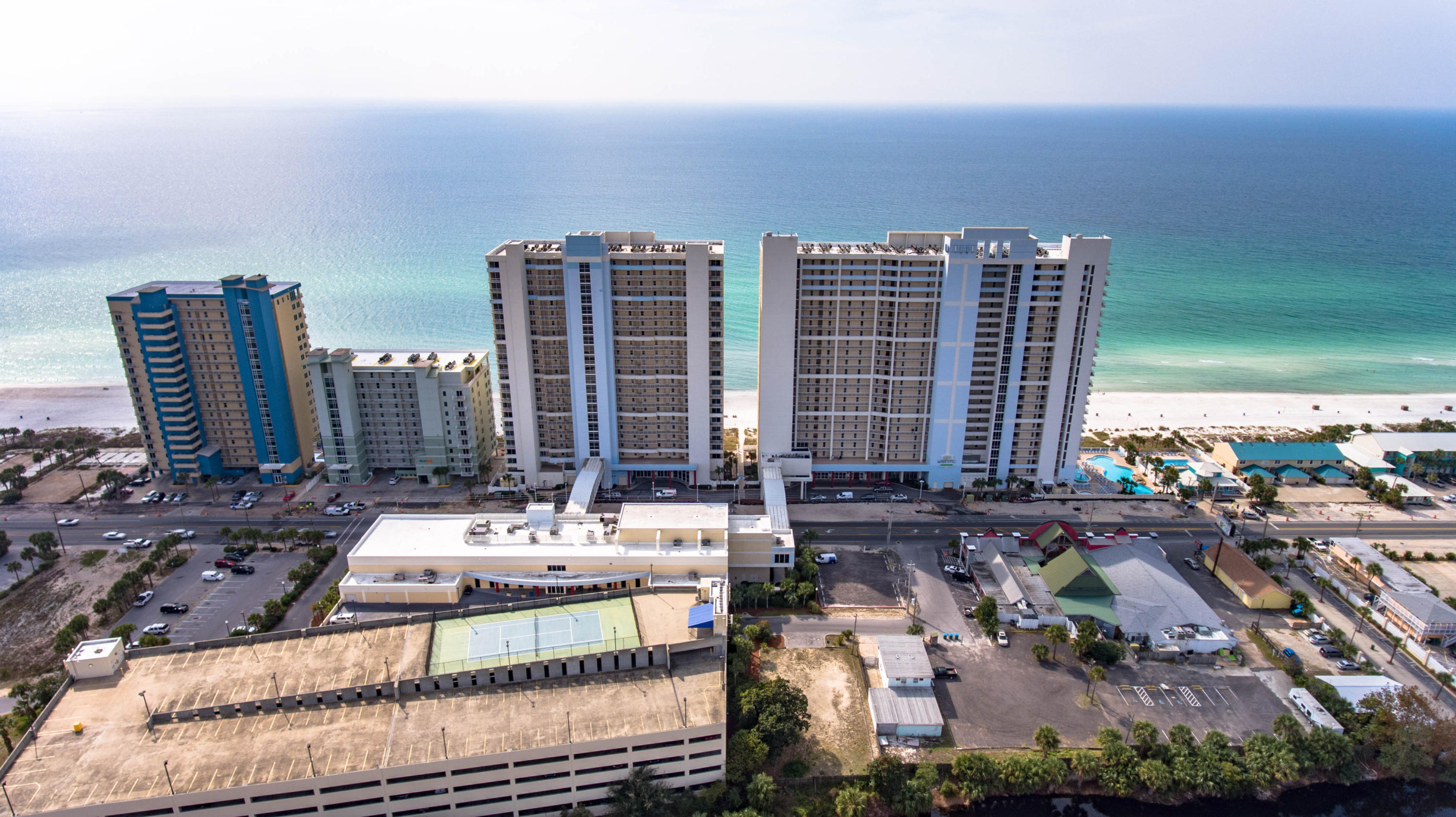 MAJESTIC BEACH TOWERS I - Residential