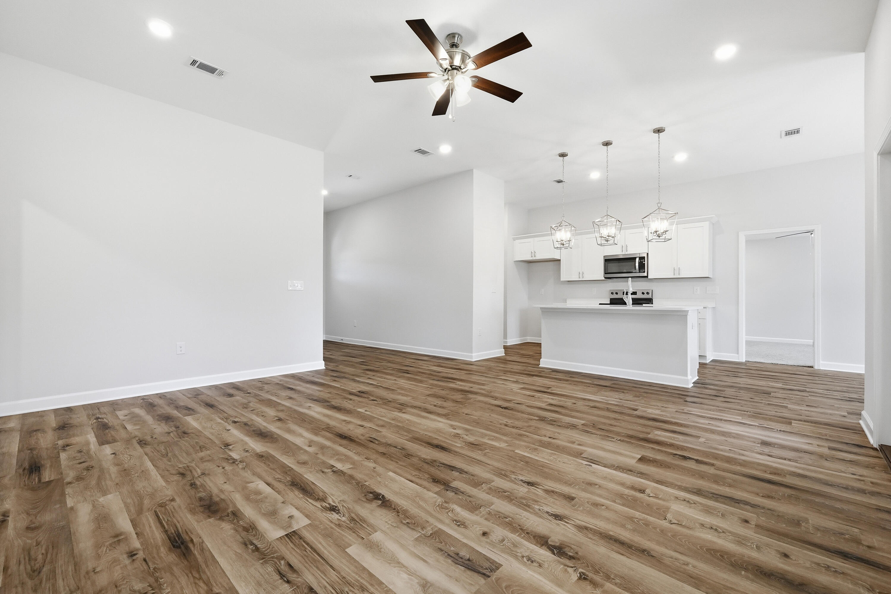 SOUTHERN DAY CHATEAU - Residential