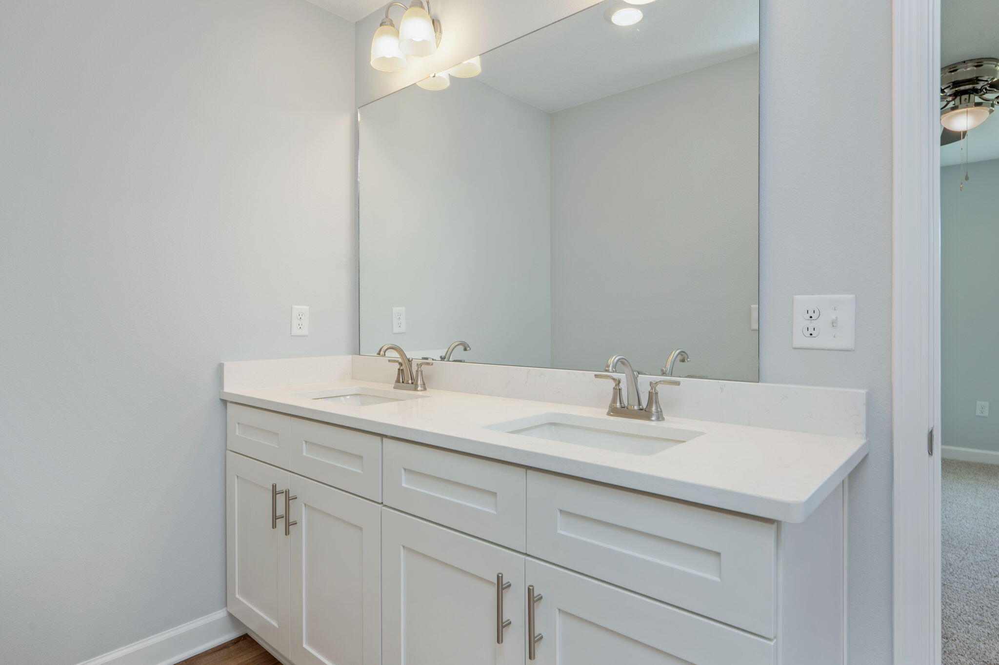 SOUTHERN DAY CHATEAU - Residential