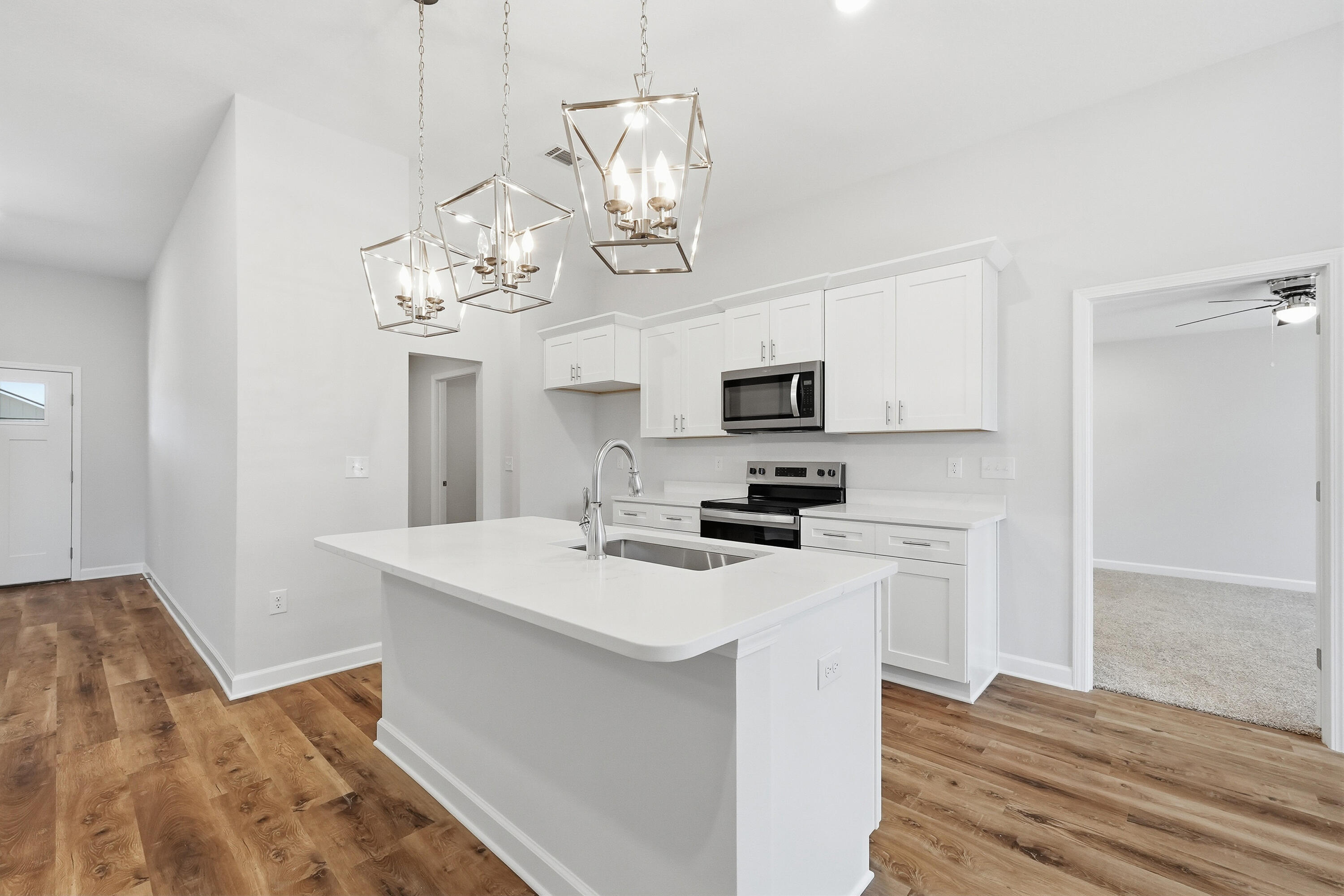 SOUTHERN DAY CHATEAU - Residential