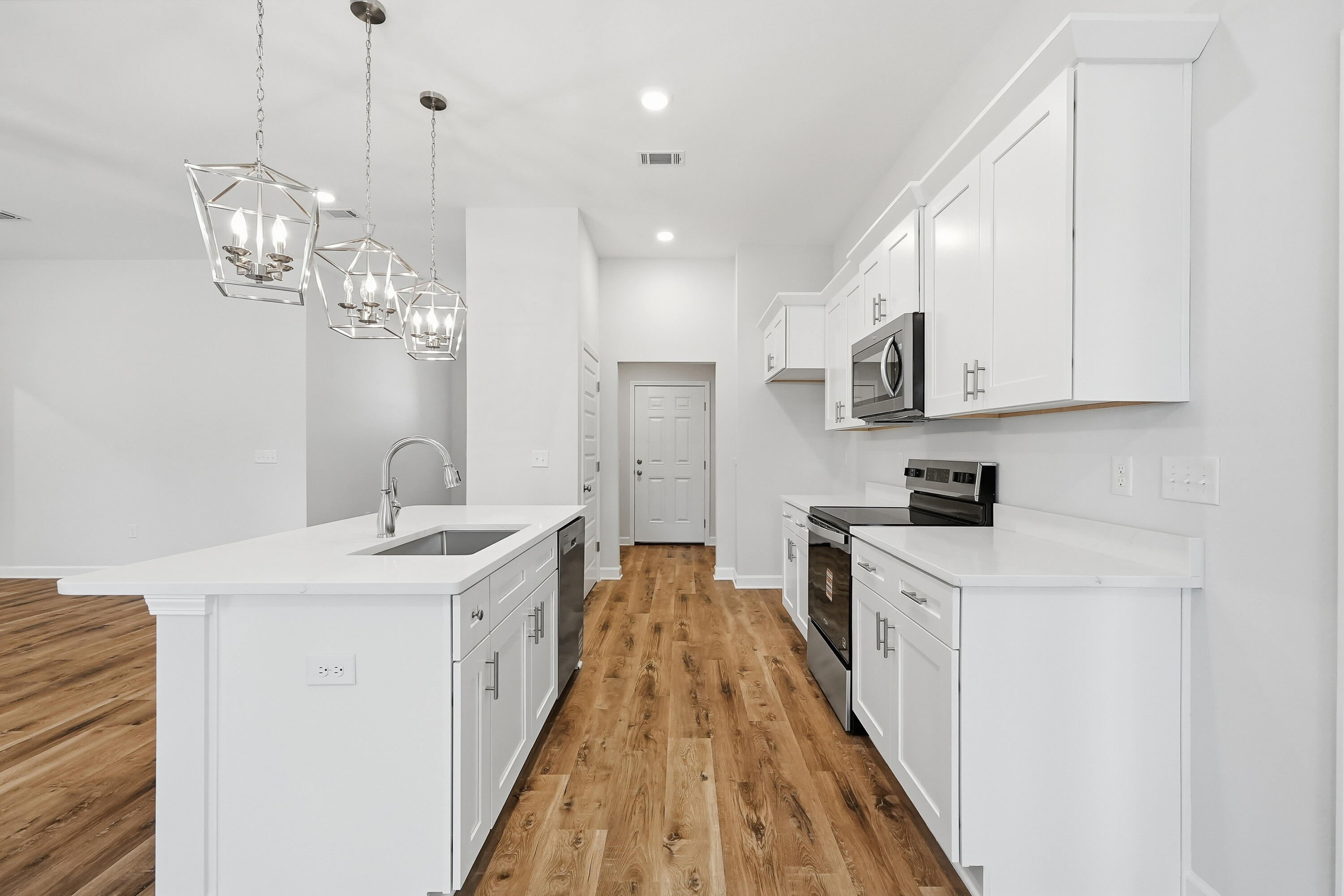 SOUTHERN DAY CHATEAU - Residential