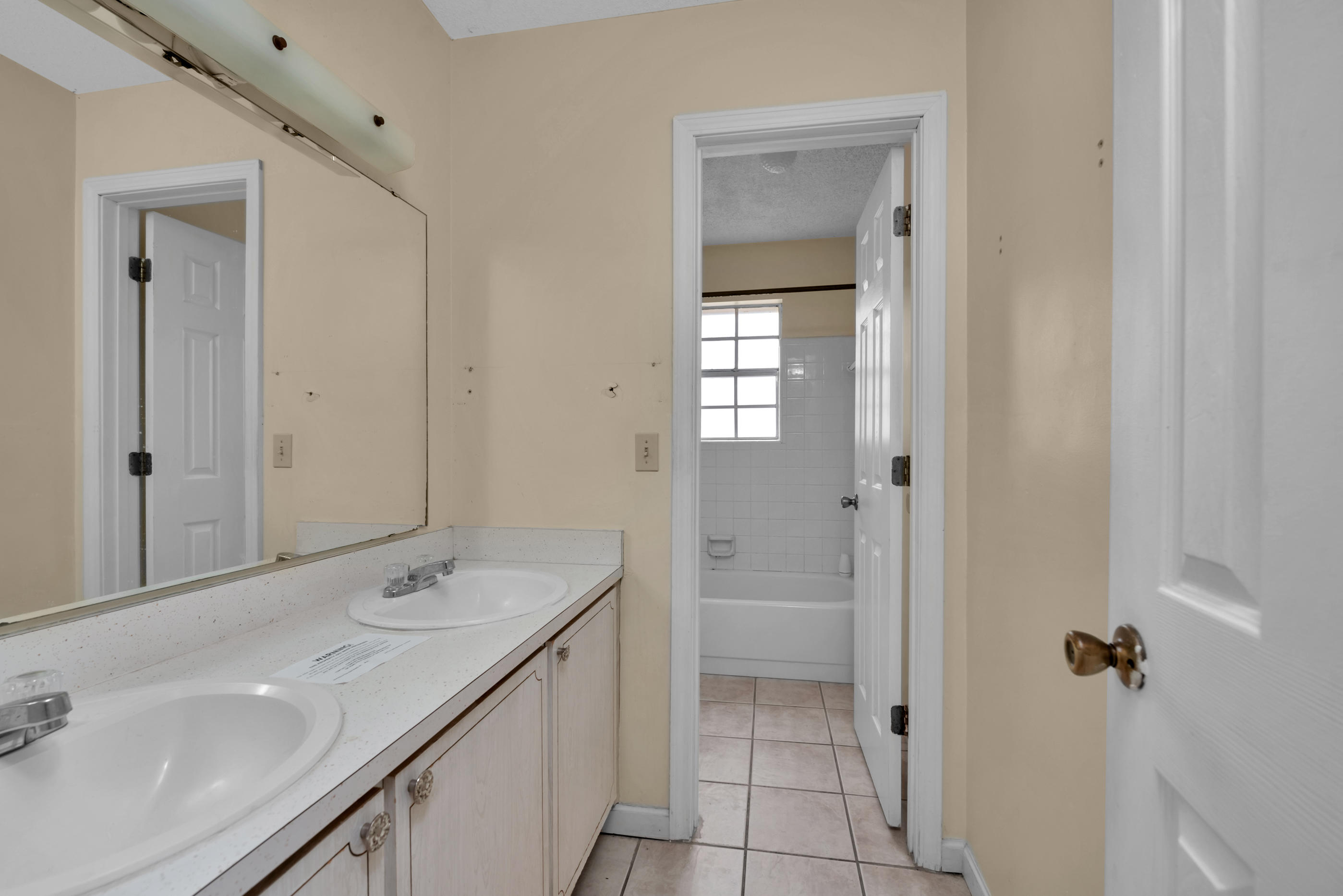 PALM ESTATES UNIT 4 - Residential