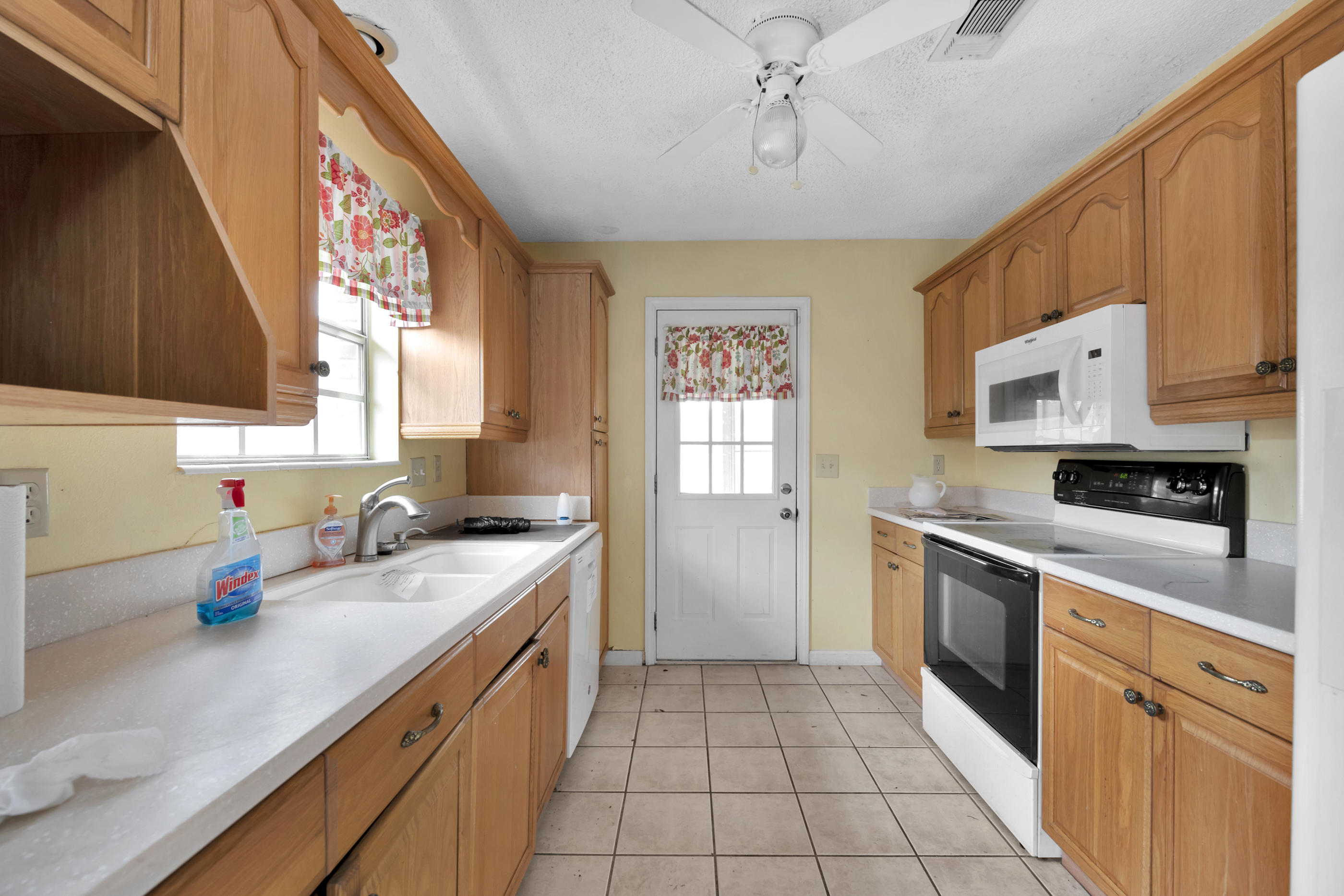 PALM ESTATES UNIT 4 - Residential