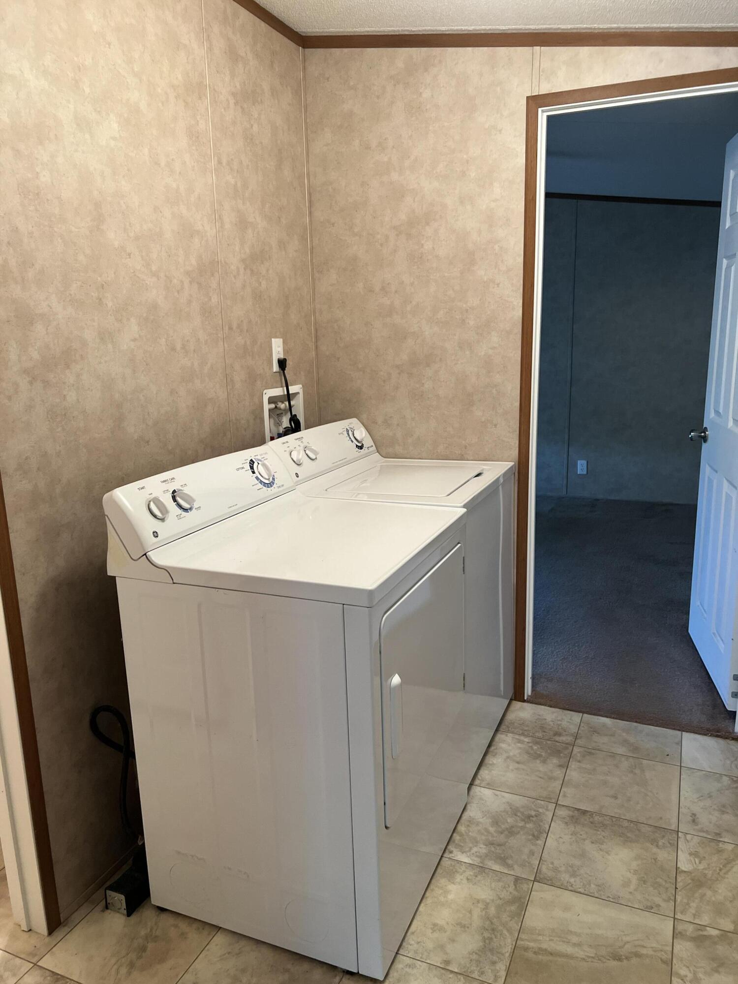 OAKWOOD HILLS UNIT 1 - Residential