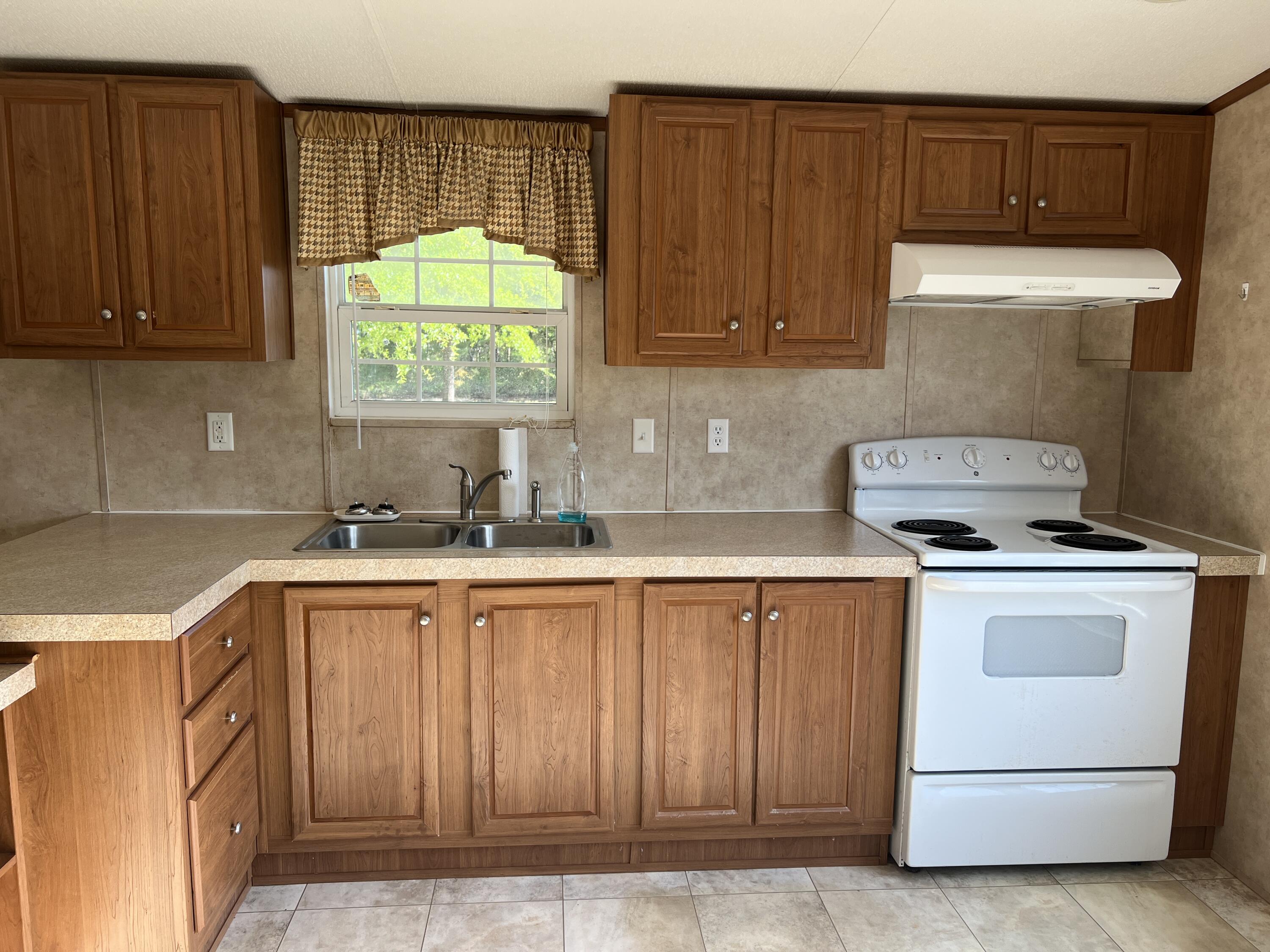 OAKWOOD HILLS UNIT 1 - Residential