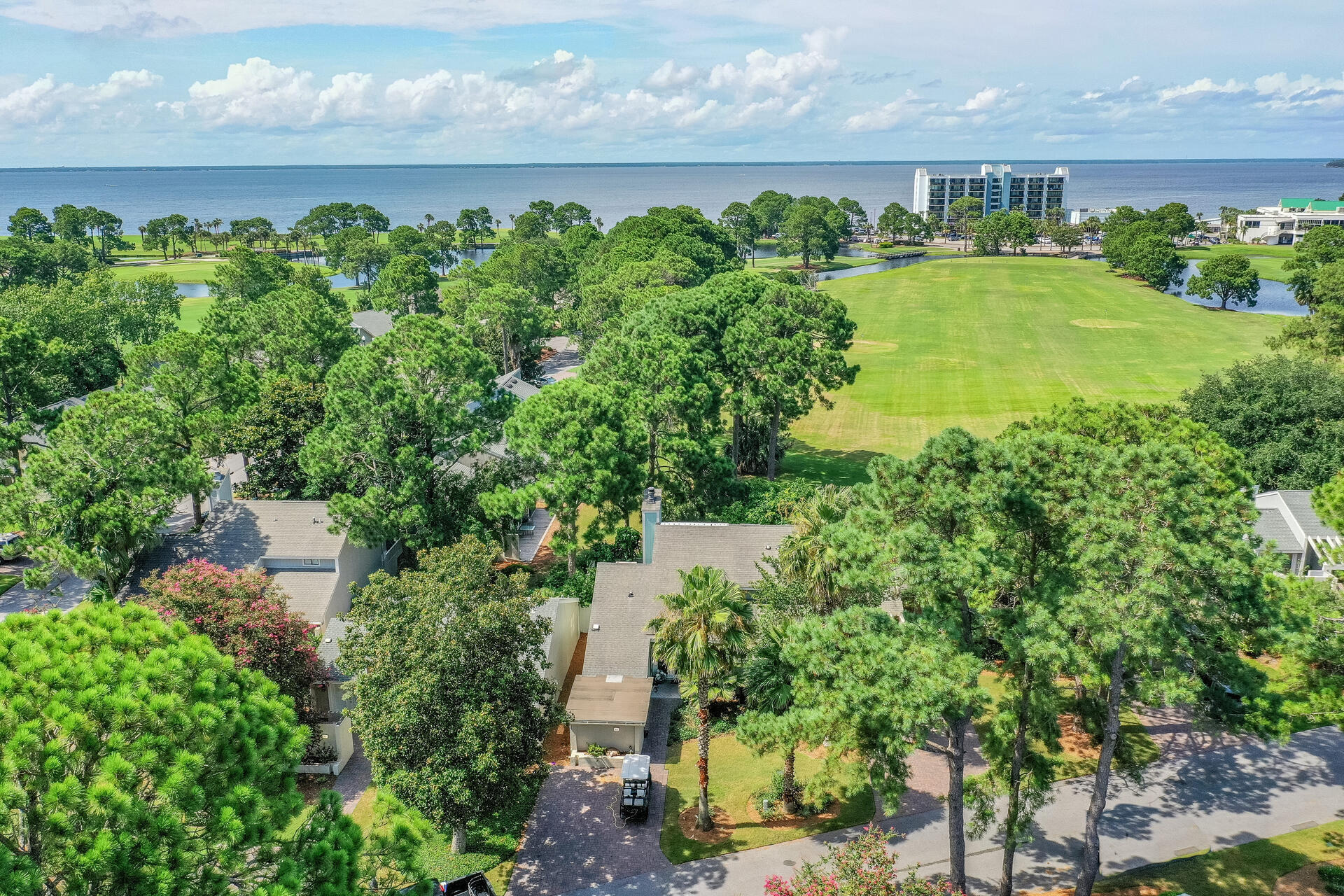 LINKSIDE VILLAGE UNIT 1 - Residential