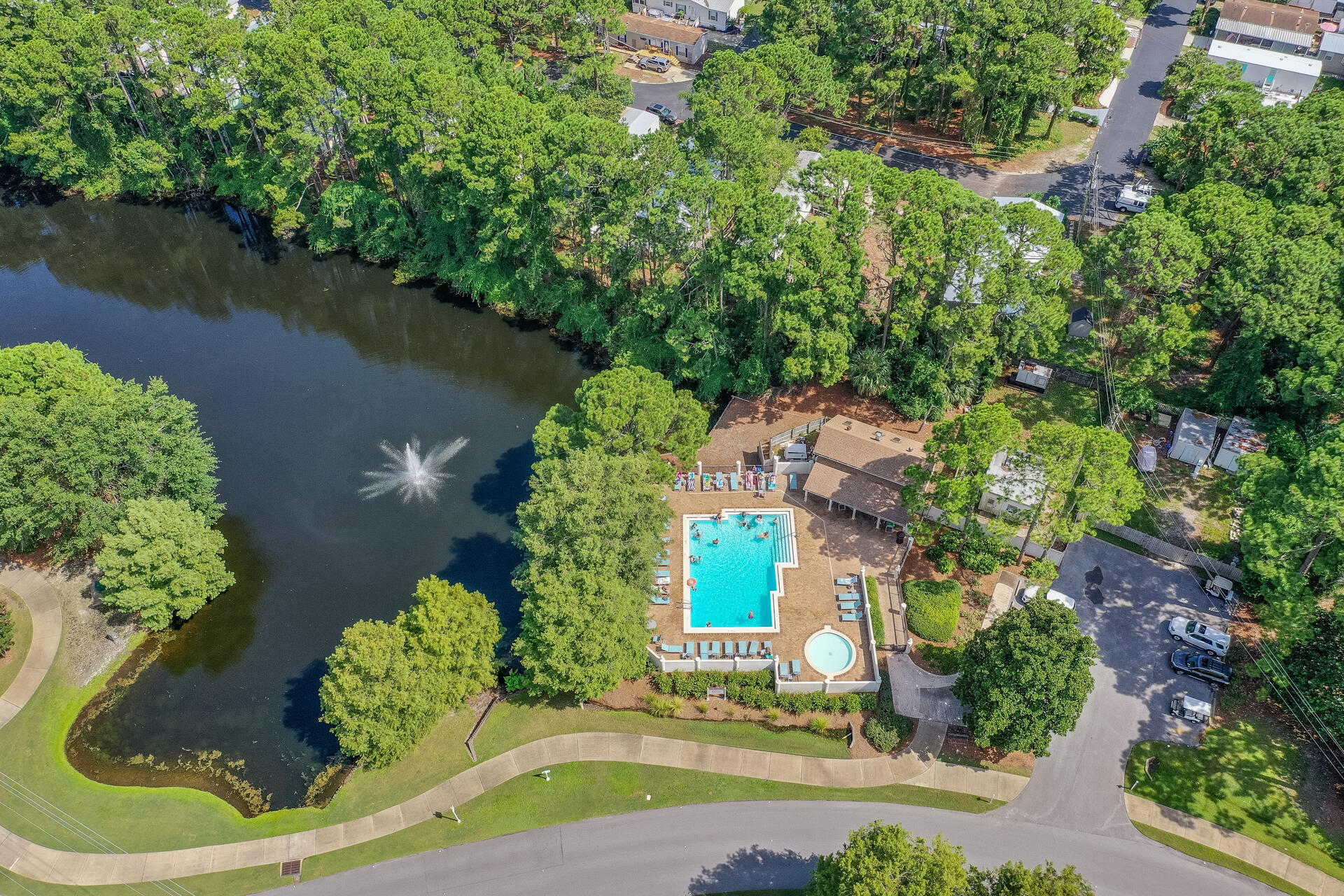 LINKSIDE VILLAGE UNIT 1 - Residential