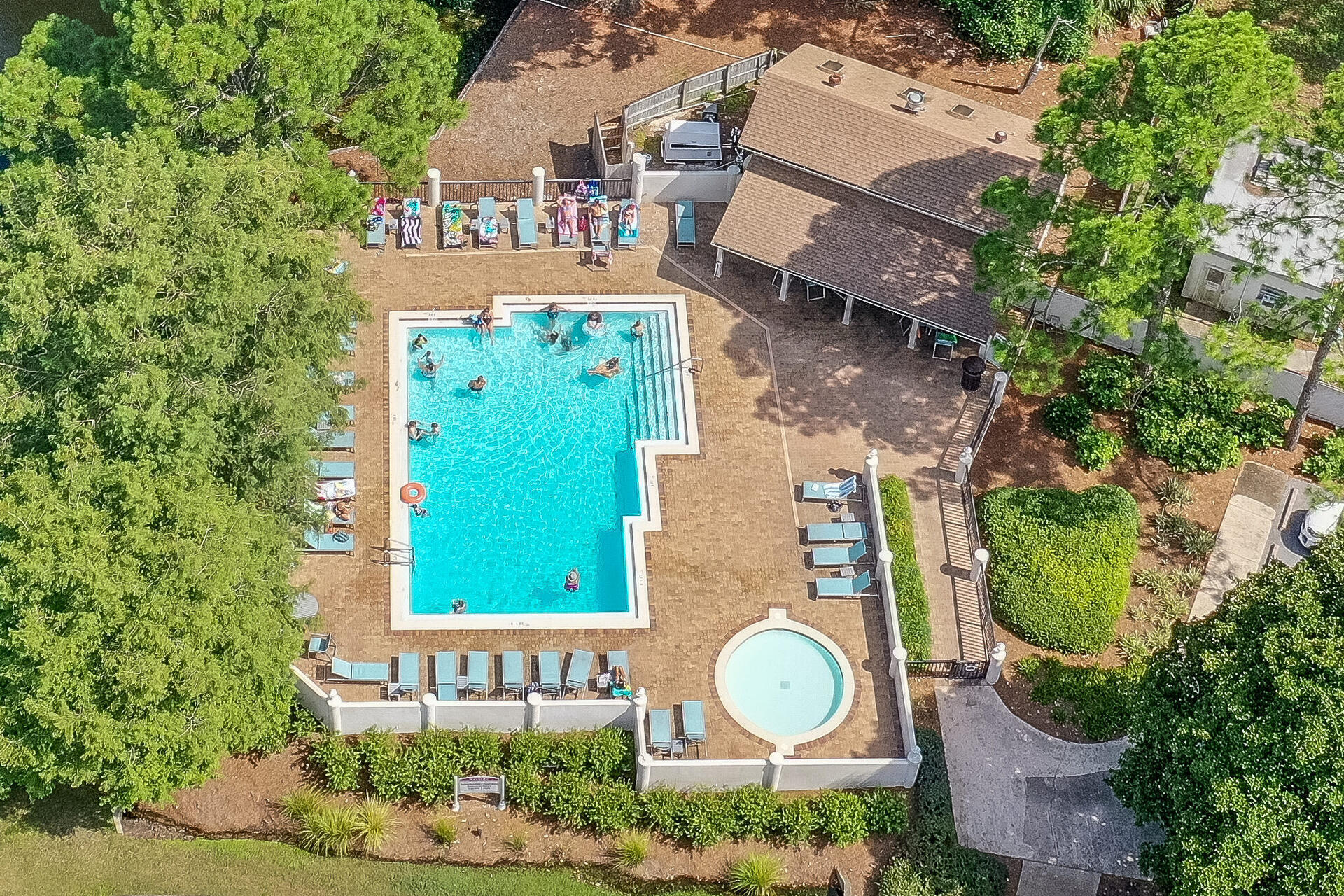 LINKSIDE VILLAGE UNIT 1 - Residential