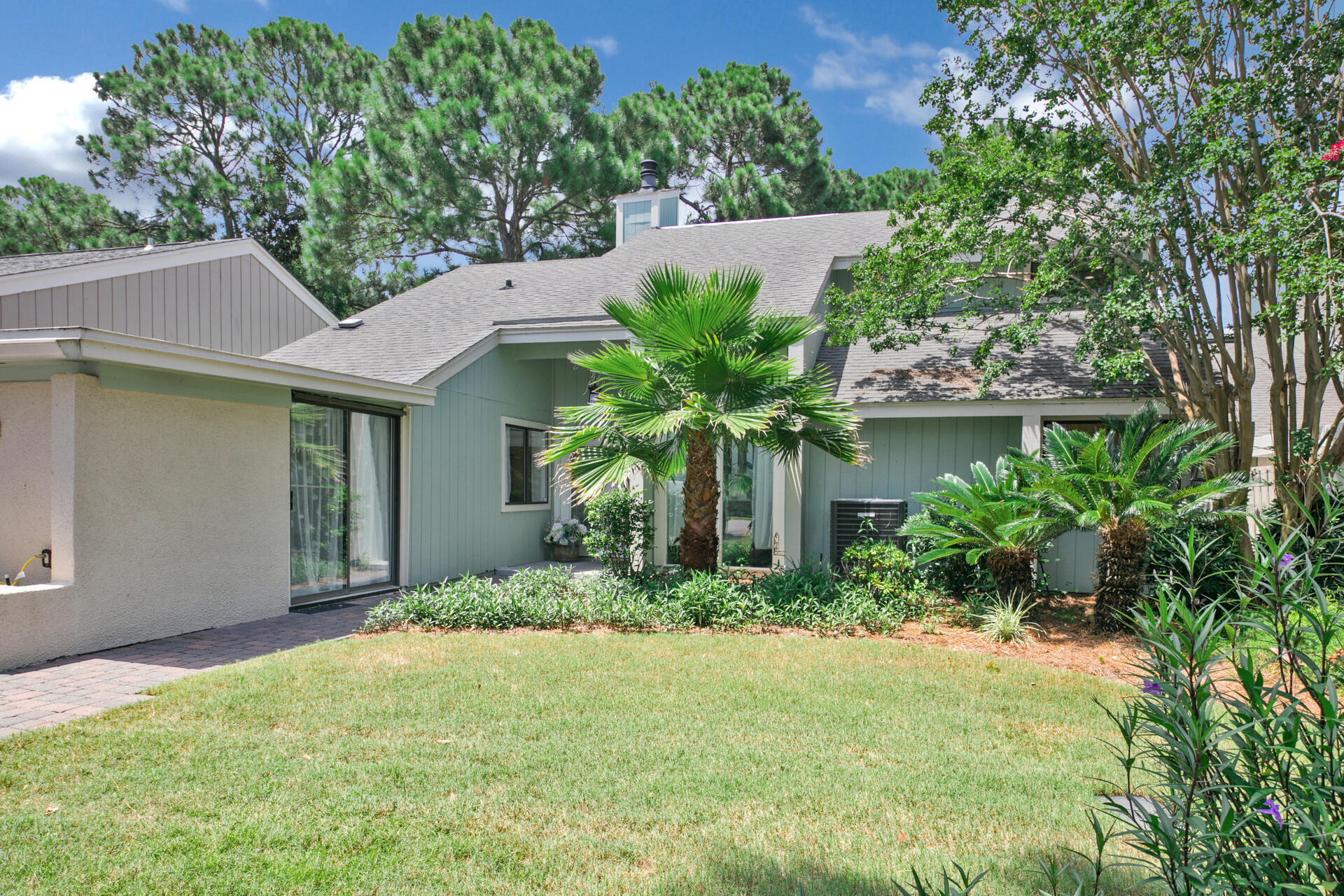 LINKSIDE VILLAGE UNIT 1 - Residential