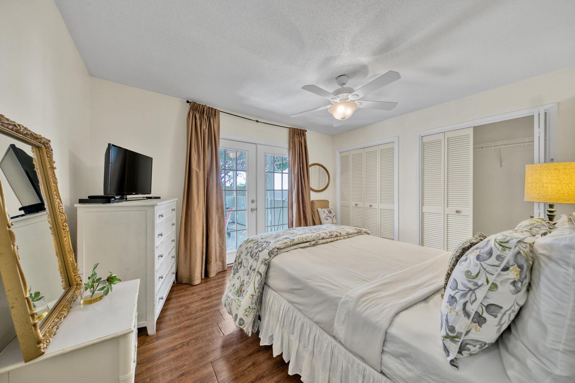 LINKSIDE VILLAGE UNIT 1 - Residential