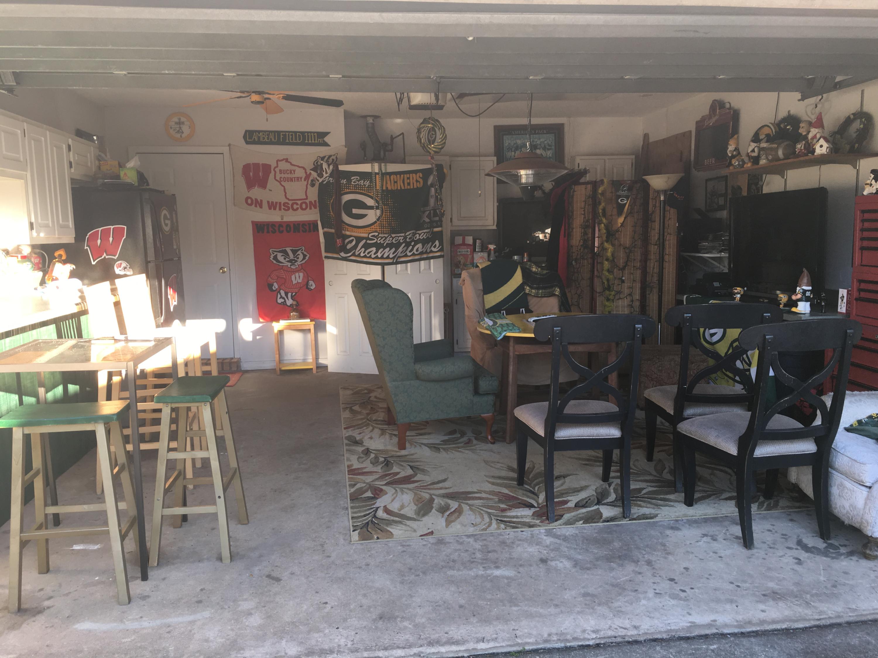 FOX DEN VILLAGES - Residential