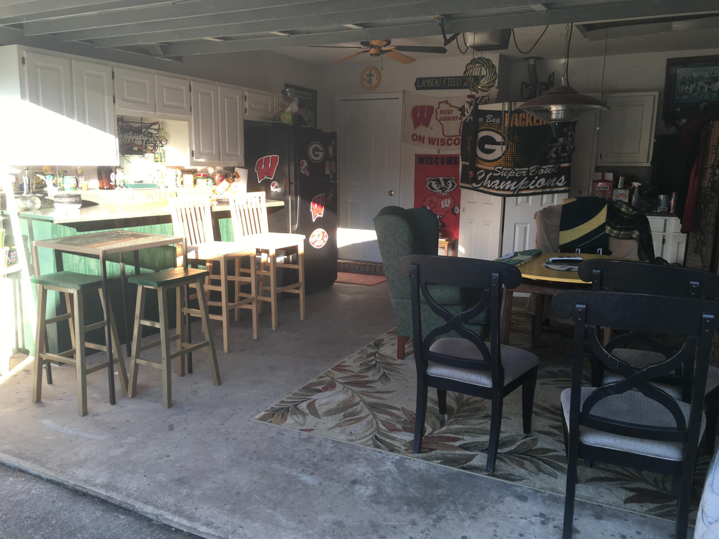 FOX DEN VILLAGES - Residential