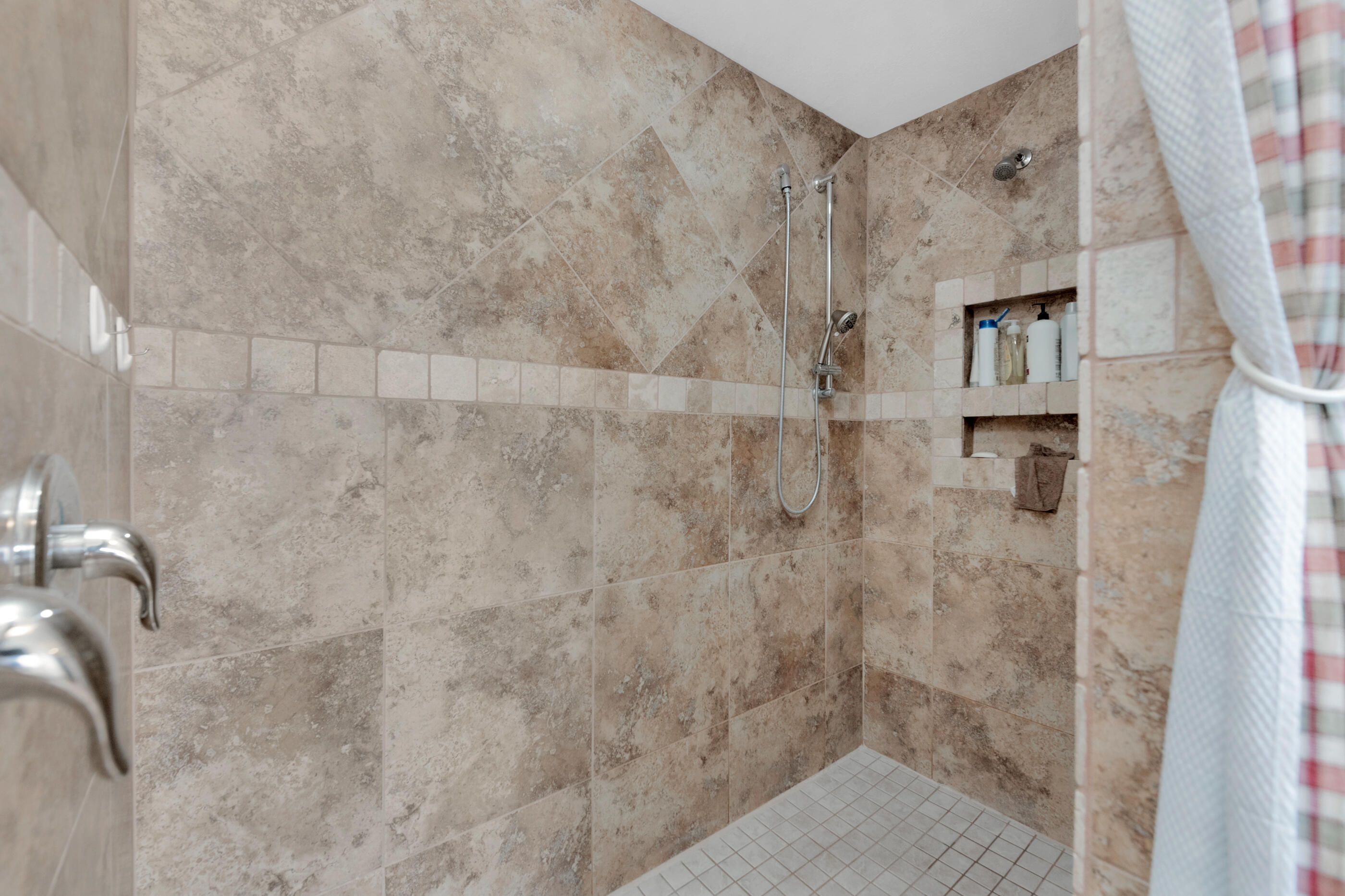 BROOKE ESTATES PH III - Residential