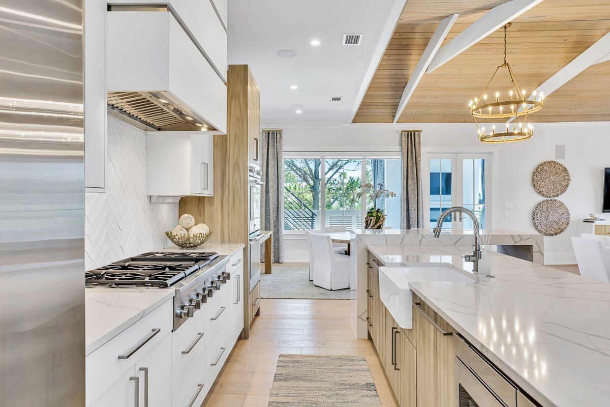 VILLAGE OF WHITE CLIFFS THE - Residential