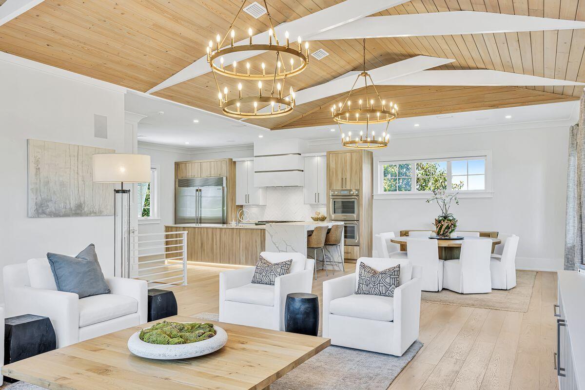 VILLAGE OF WHITE CLIFFS THE - Residential