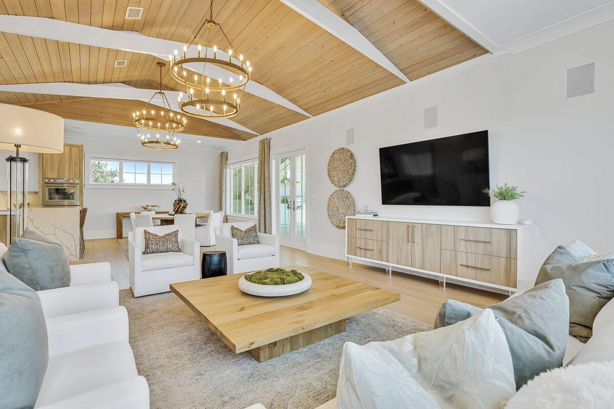 VILLAGE OF WHITE CLIFFS THE - Residential
