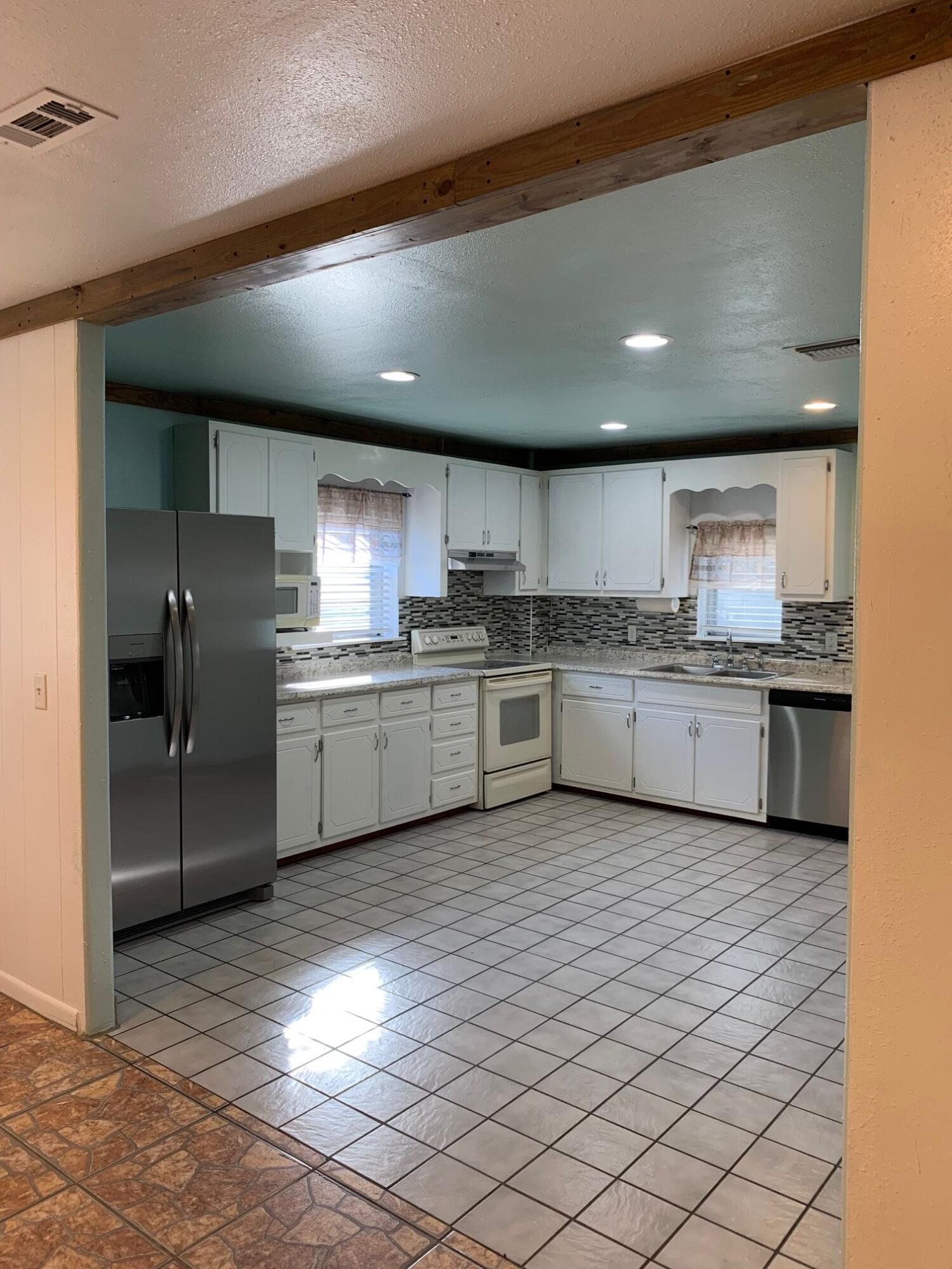 TOWER ACRES - Residential Lease