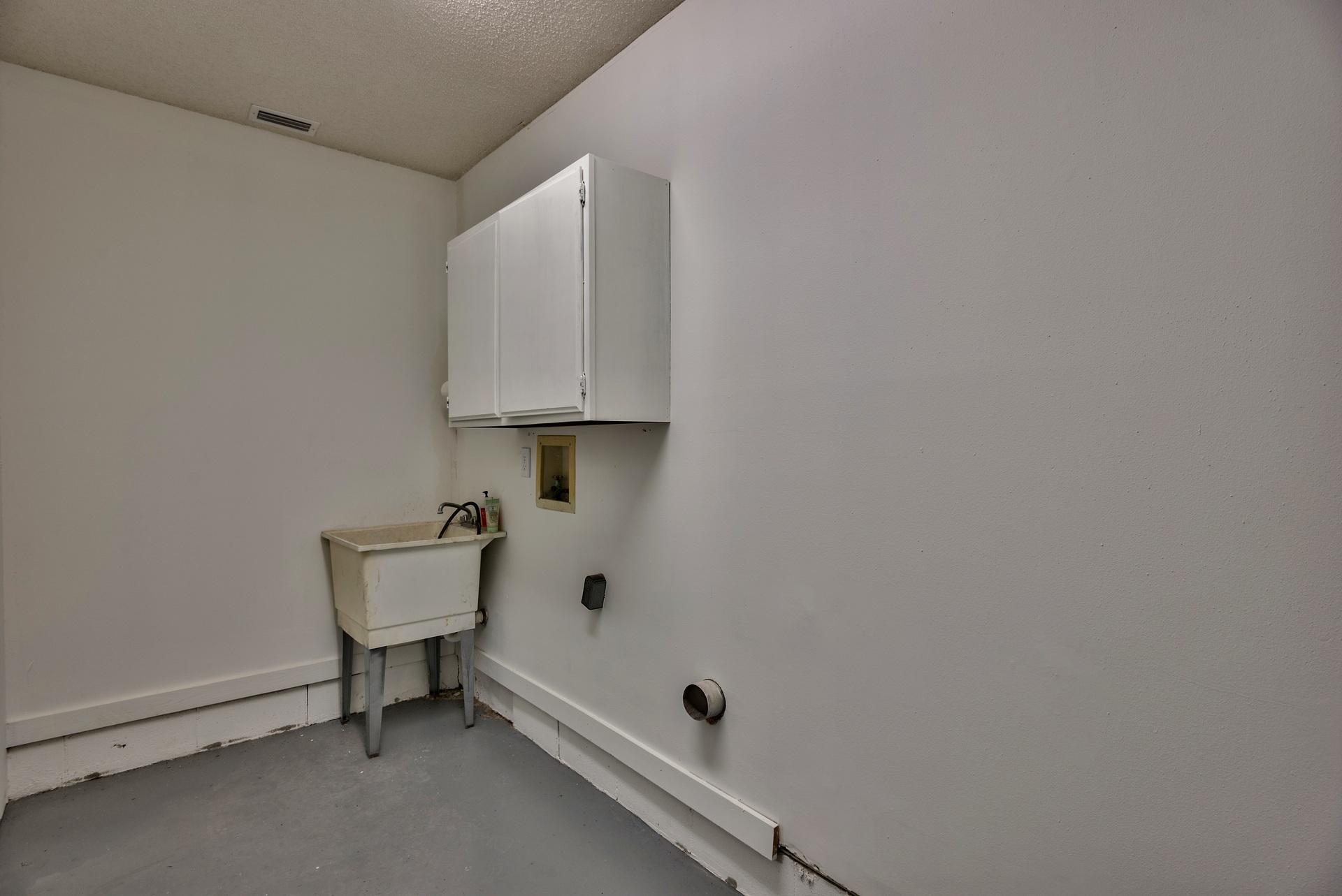 REGENCY PARK - Residential