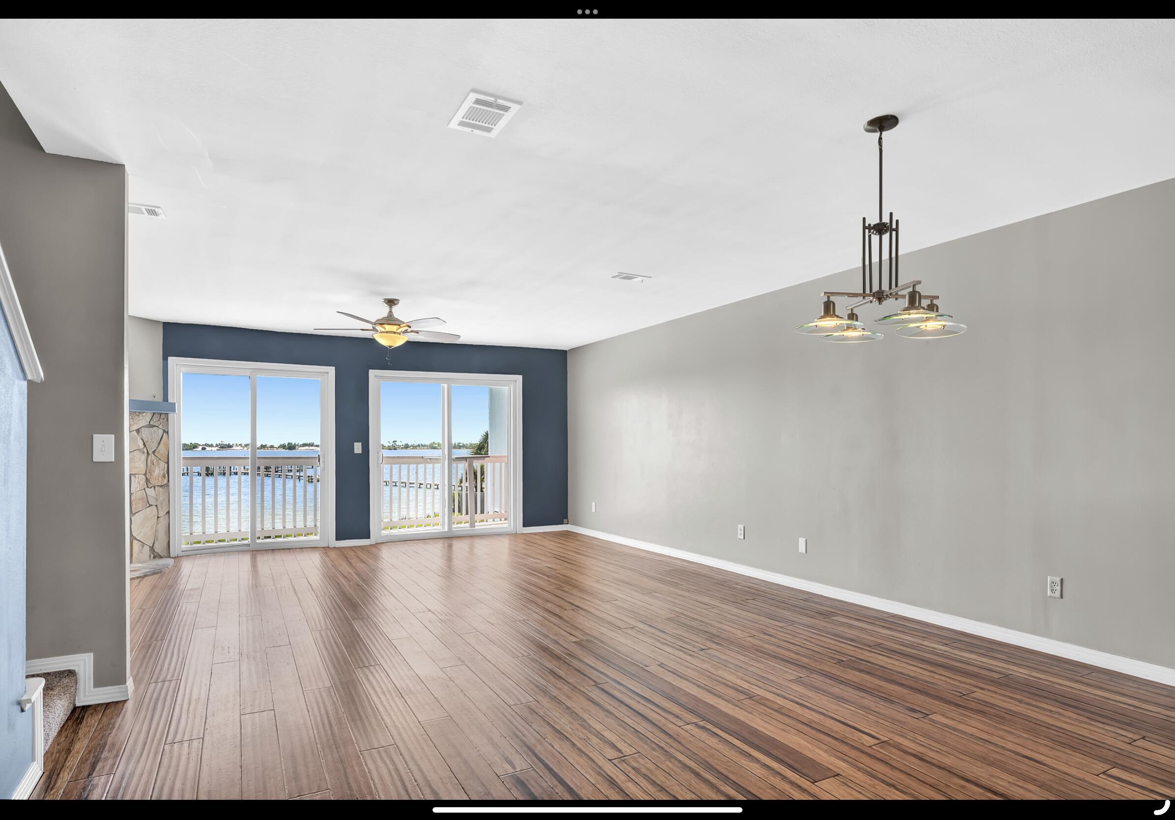 SEAVIEW WEST T/H - Residential