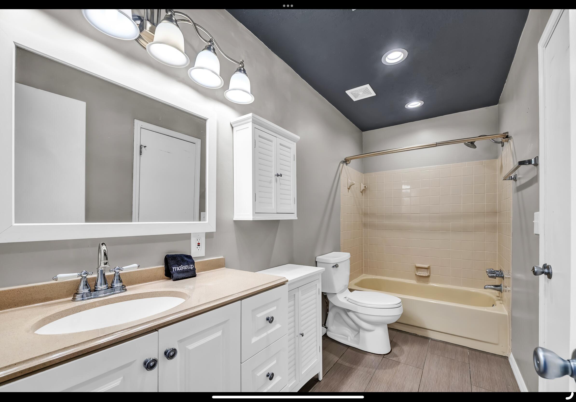 SEAVIEW WEST T/H - Residential