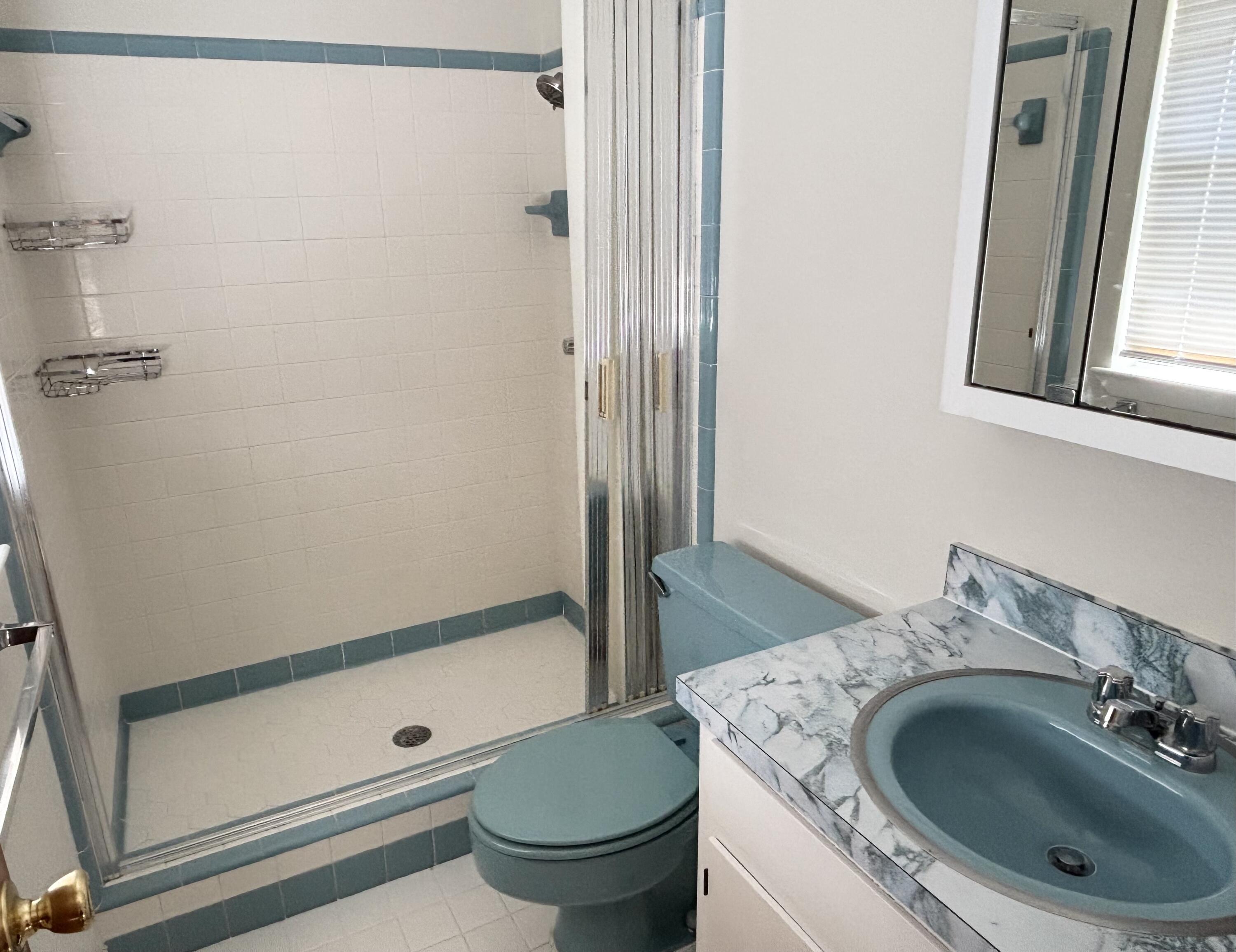 CASA LOMA S/D - Residential Lease