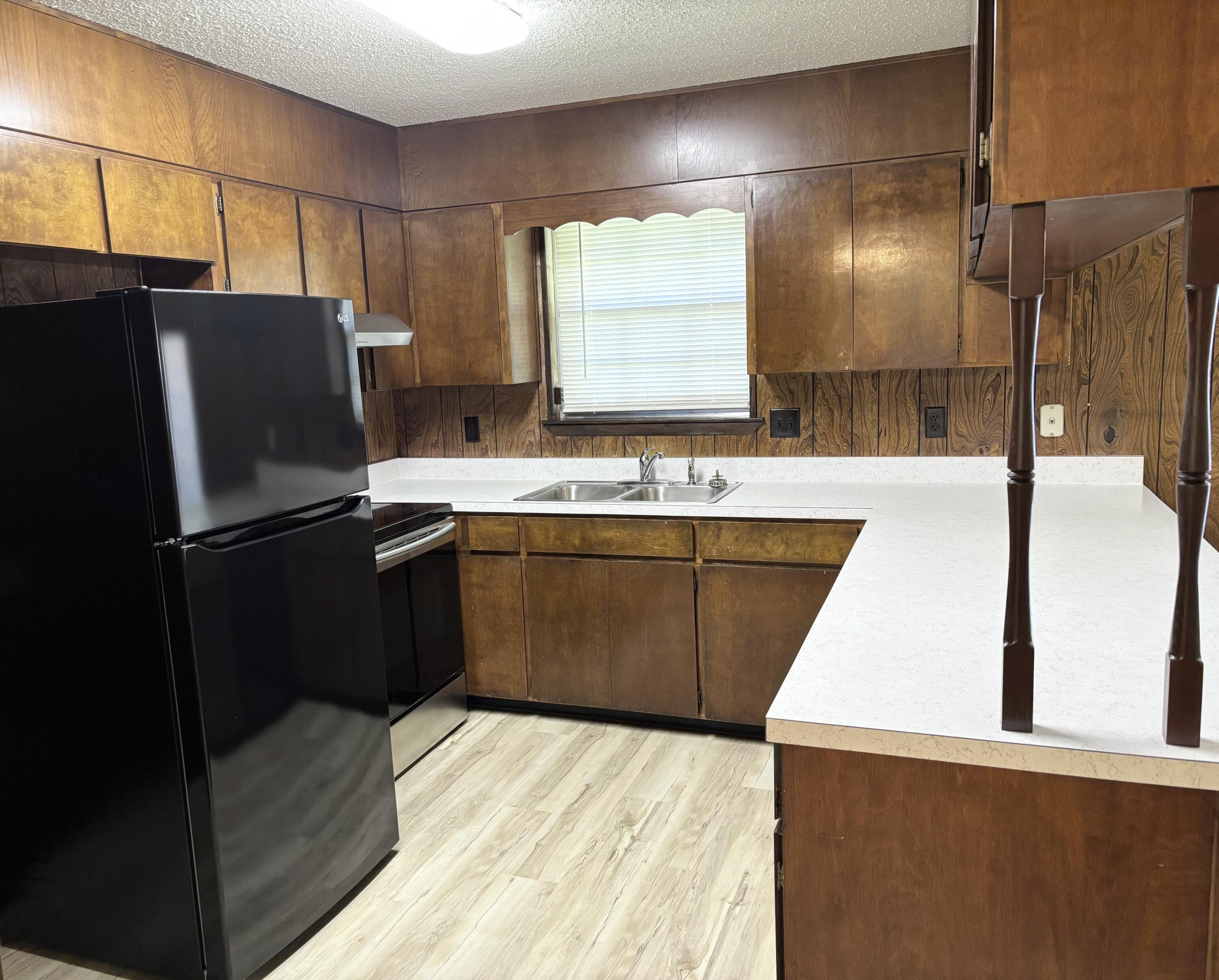 CASA LOMA S/D - Residential Lease