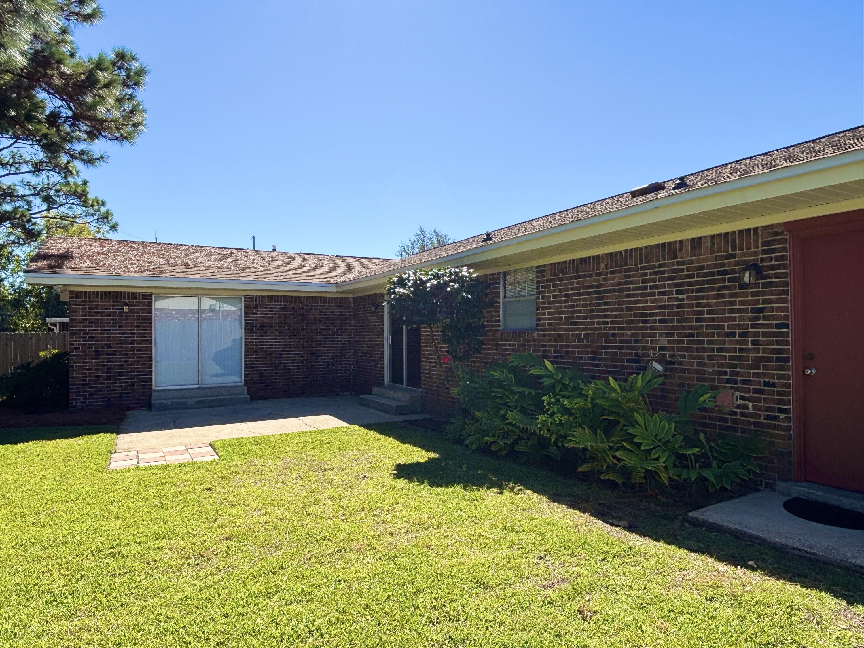 CASA LOMA S/D - Residential Lease