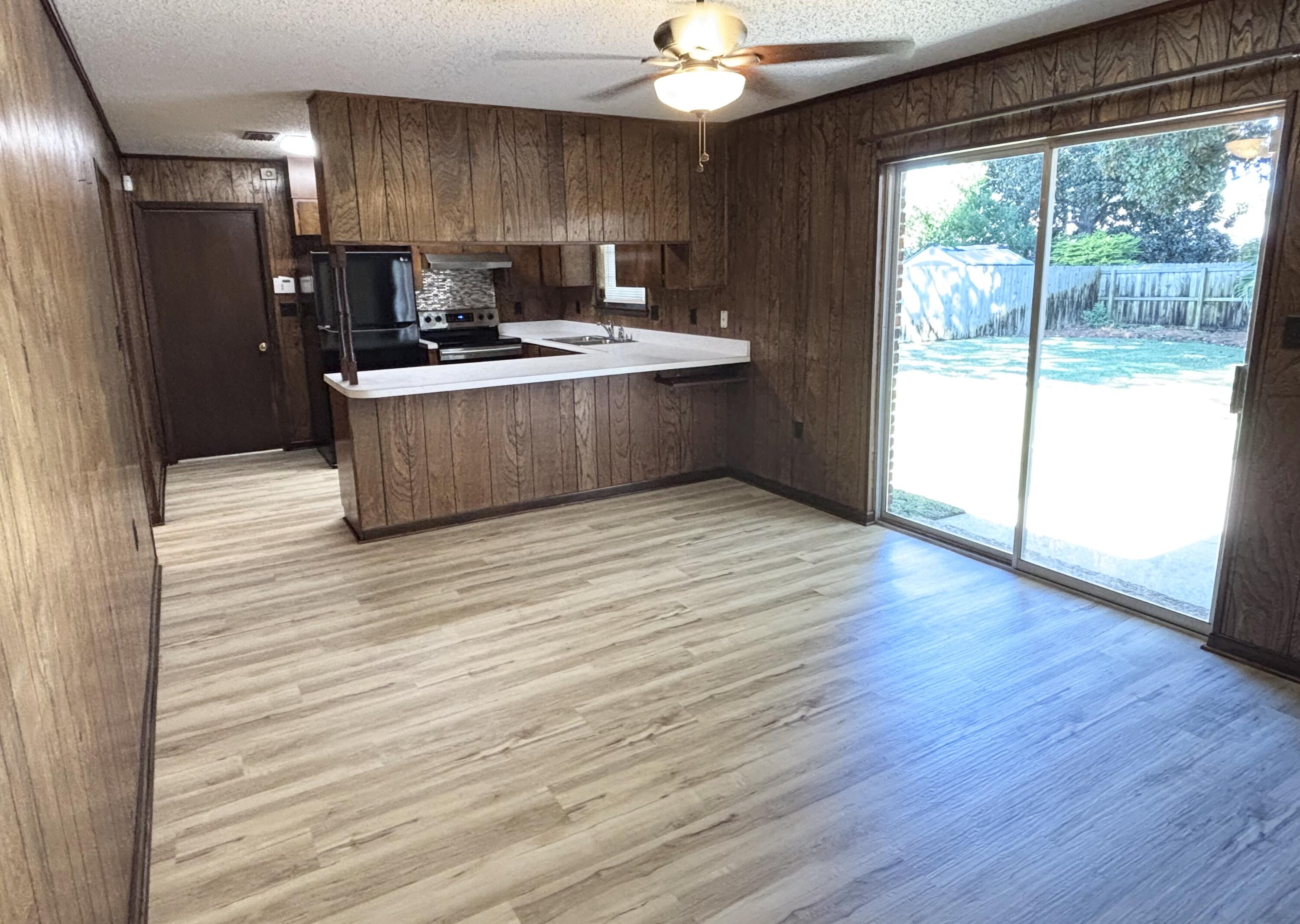 CASA LOMA S/D - Residential Lease