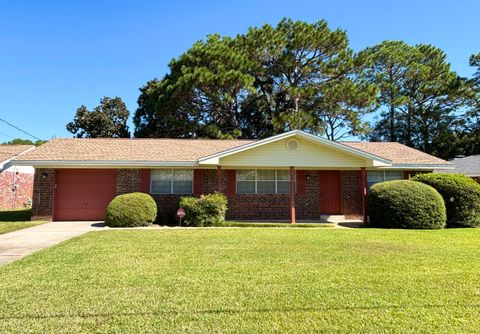 Photo of 3 Lakeview Drive, Mary Esther, FL 32569 (MLS # 987941)