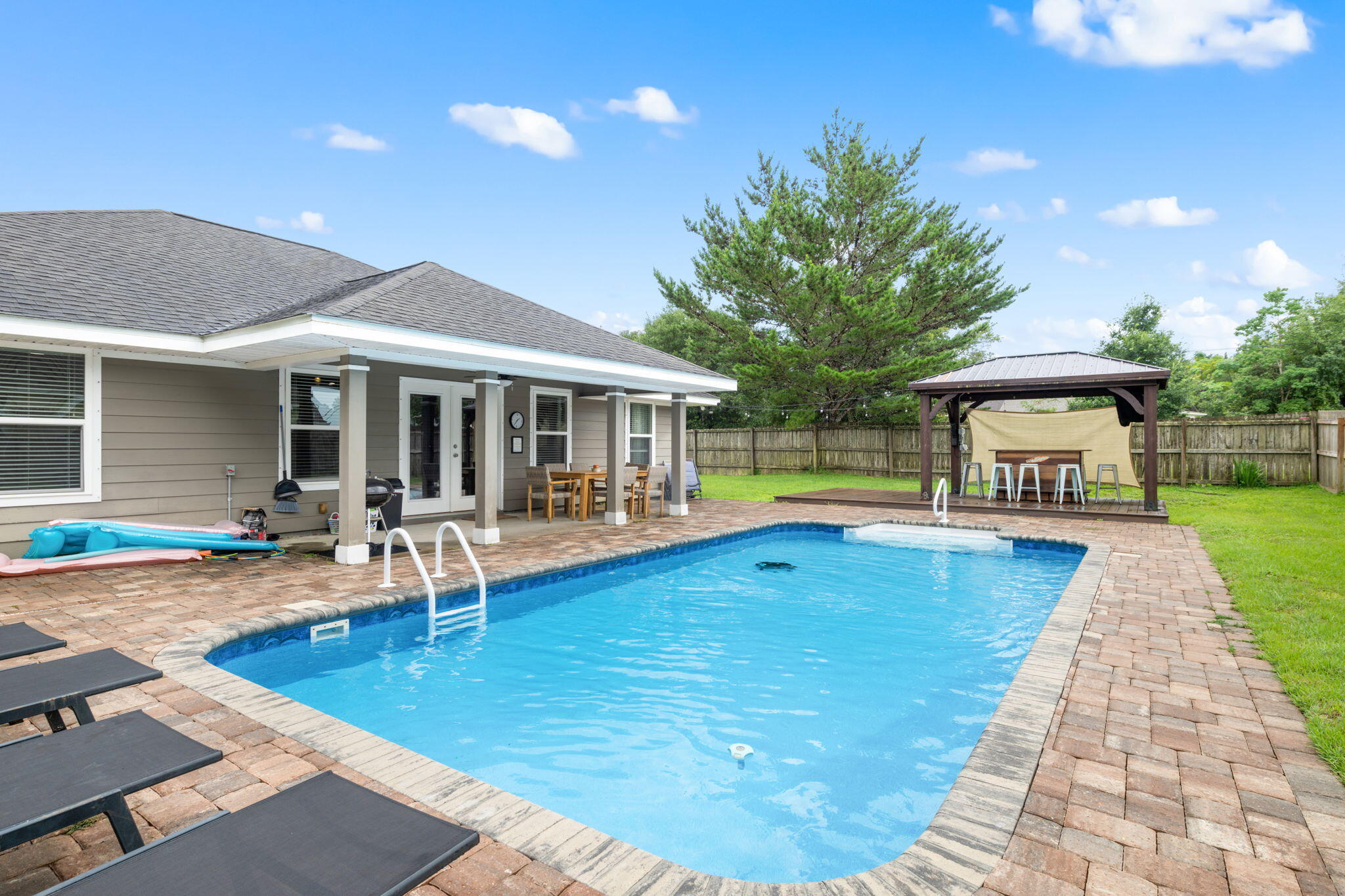 NAVARRE S/D 2ND ADDN - Residential