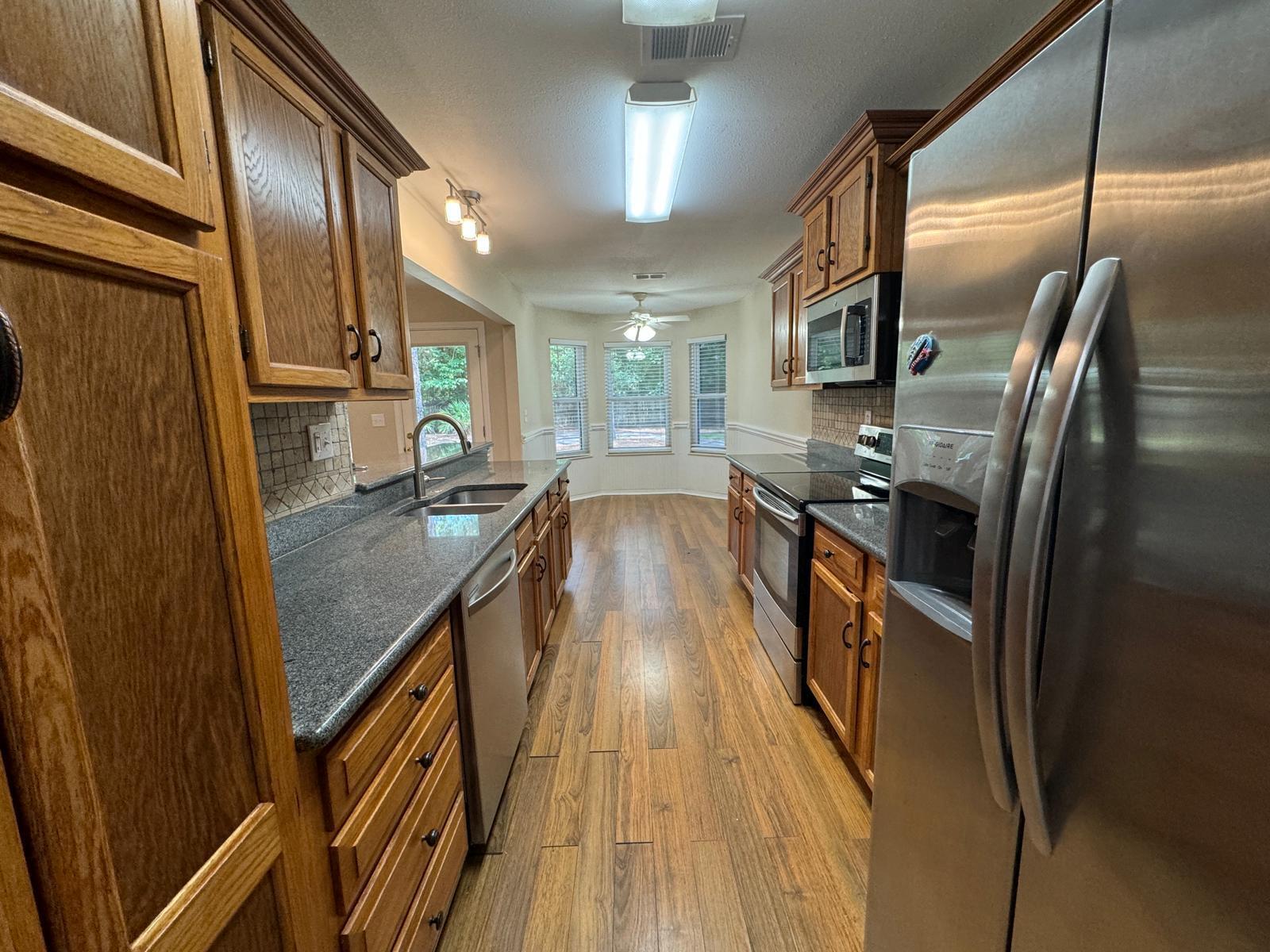 RAINTREE ESTATES - Residential Lease