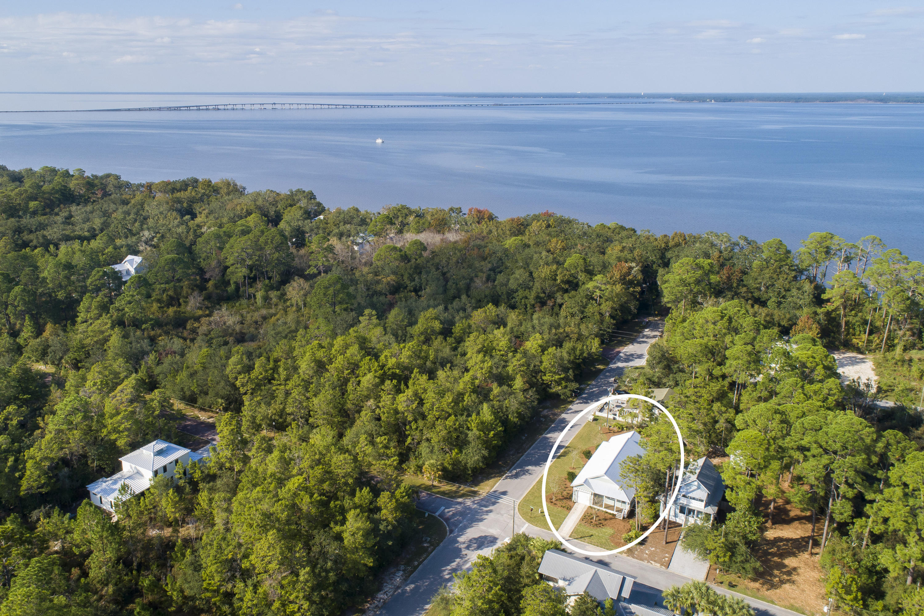 MAGNOLIA BEACH - Residential