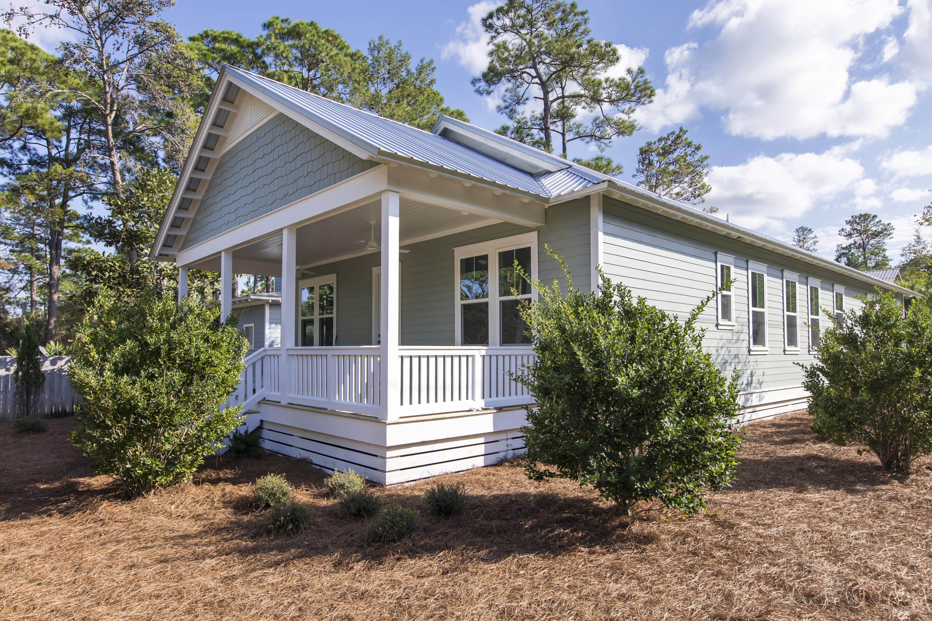 MAGNOLIA BEACH - Residential