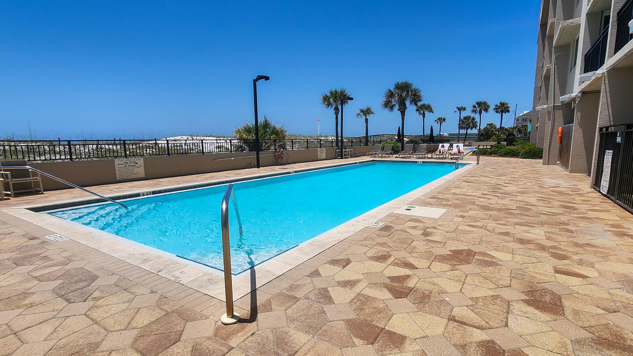 BREAKERS OF FWB PH 1 - Residential