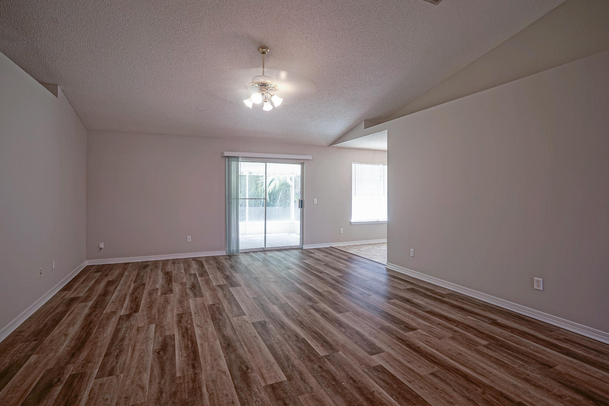 Country Breeze East - Residential