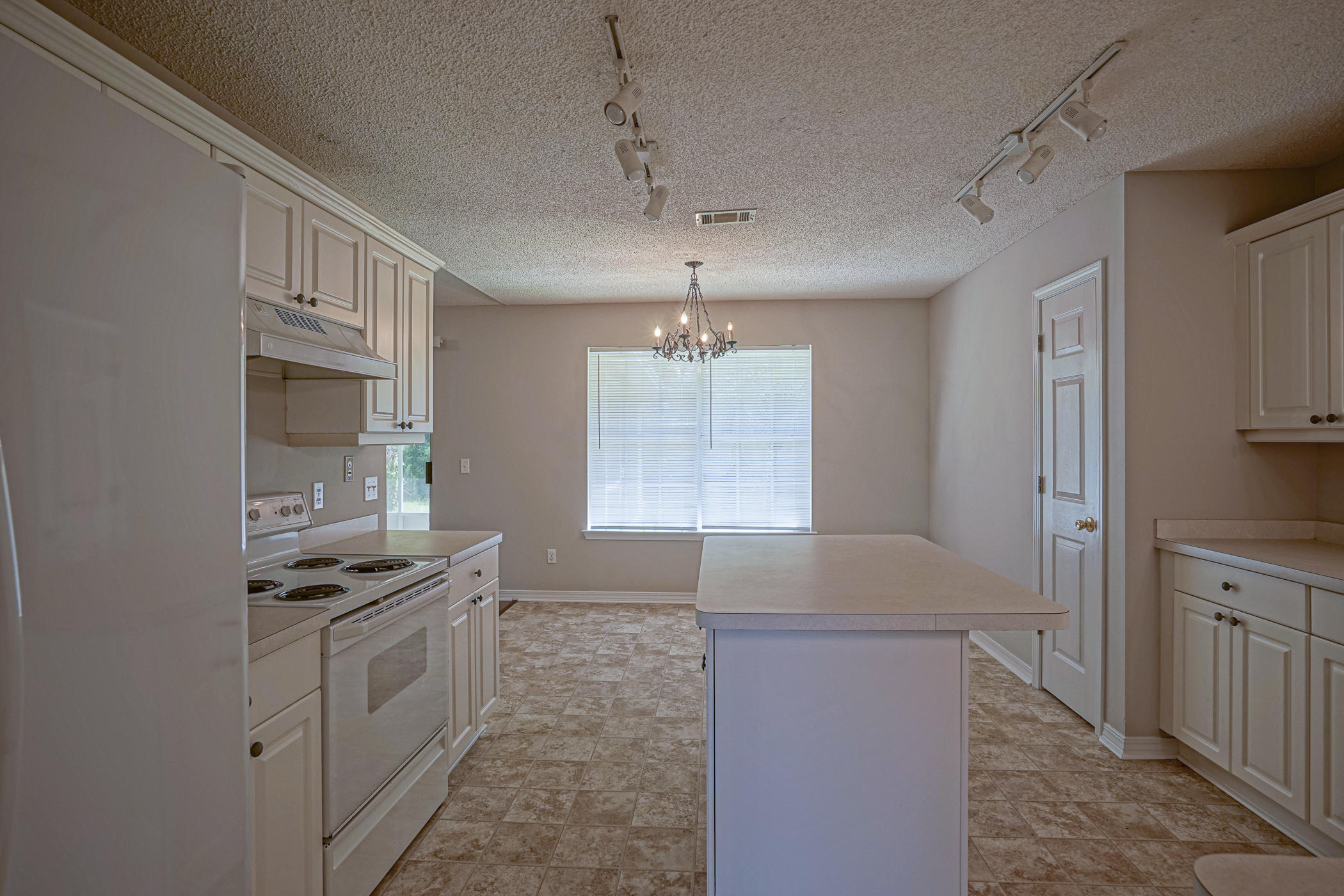 Country Breeze East - Residential