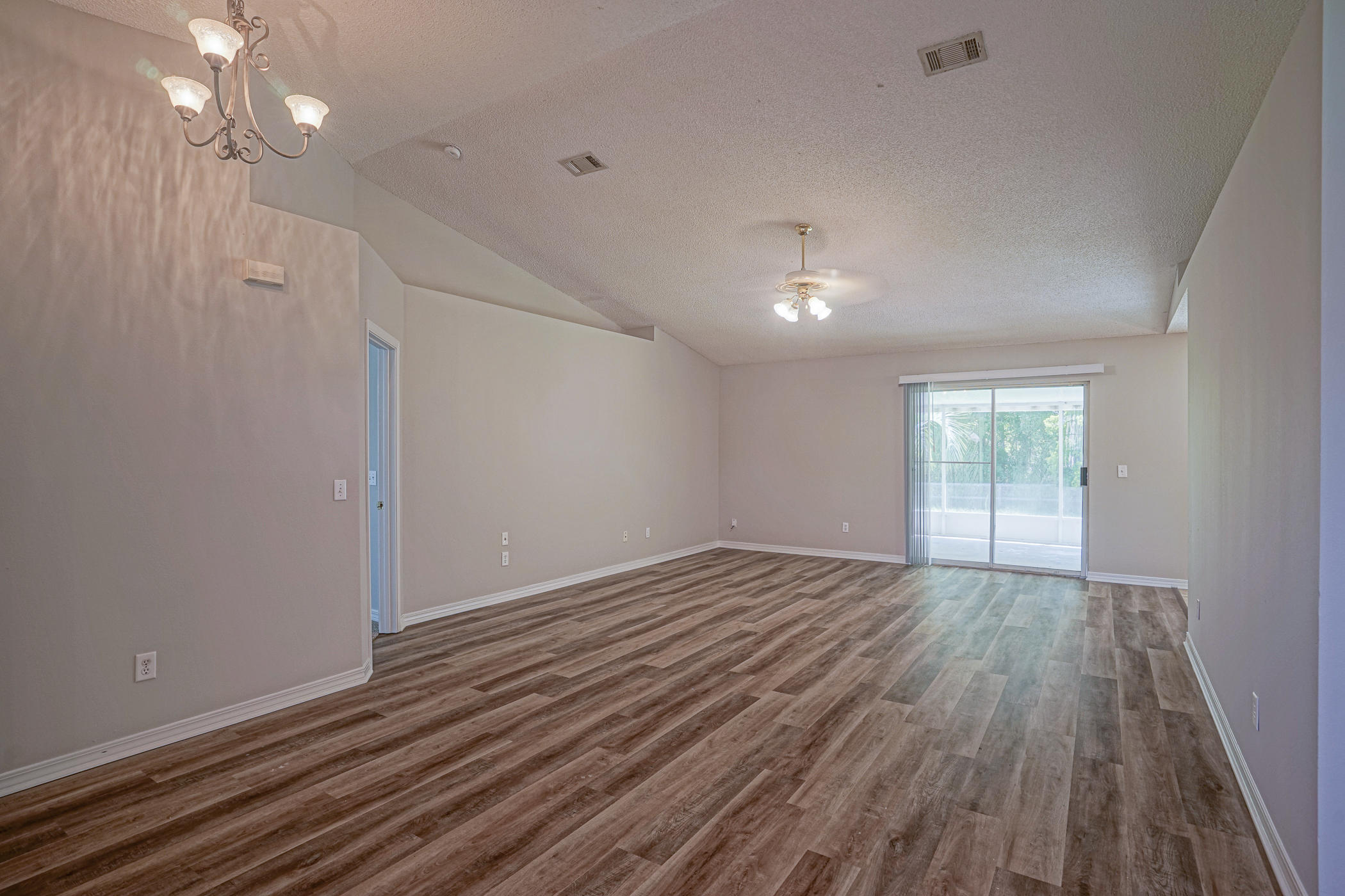 Country Breeze East - Residential