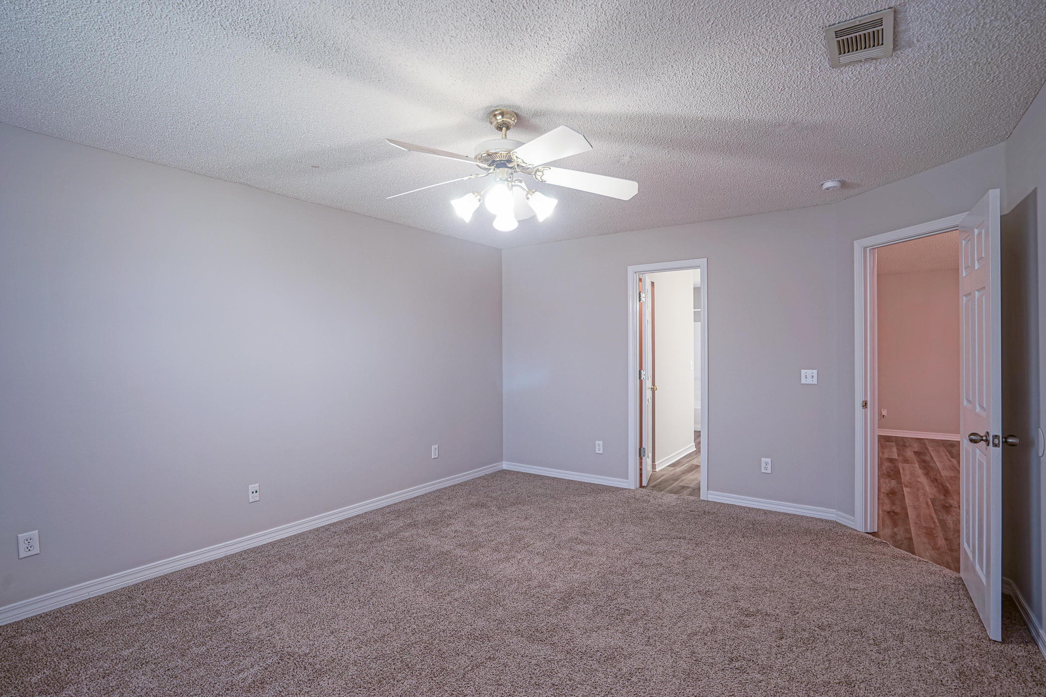 Country Breeze East - Residential