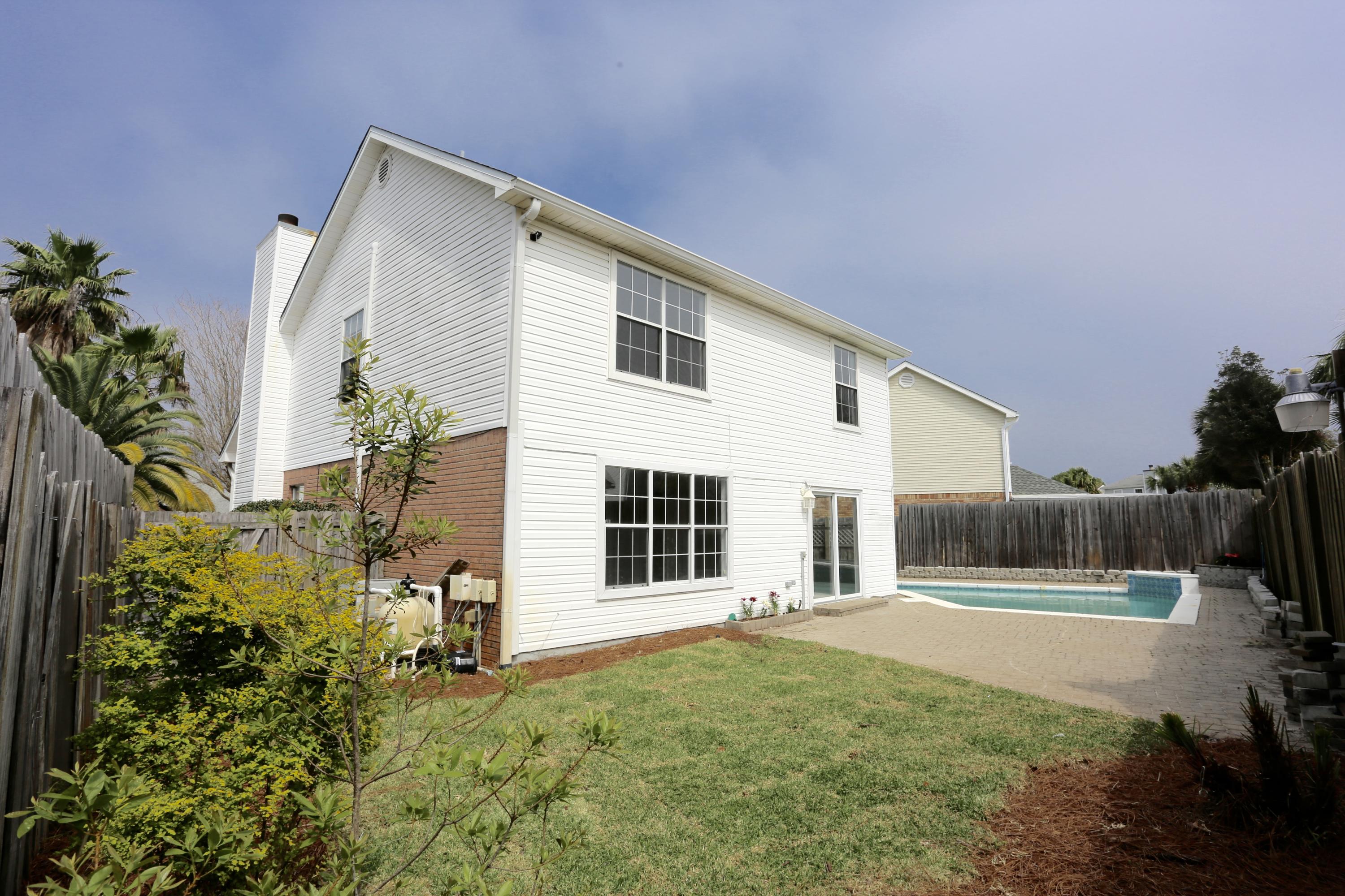 HARBOR BREEZE - Residential Lease