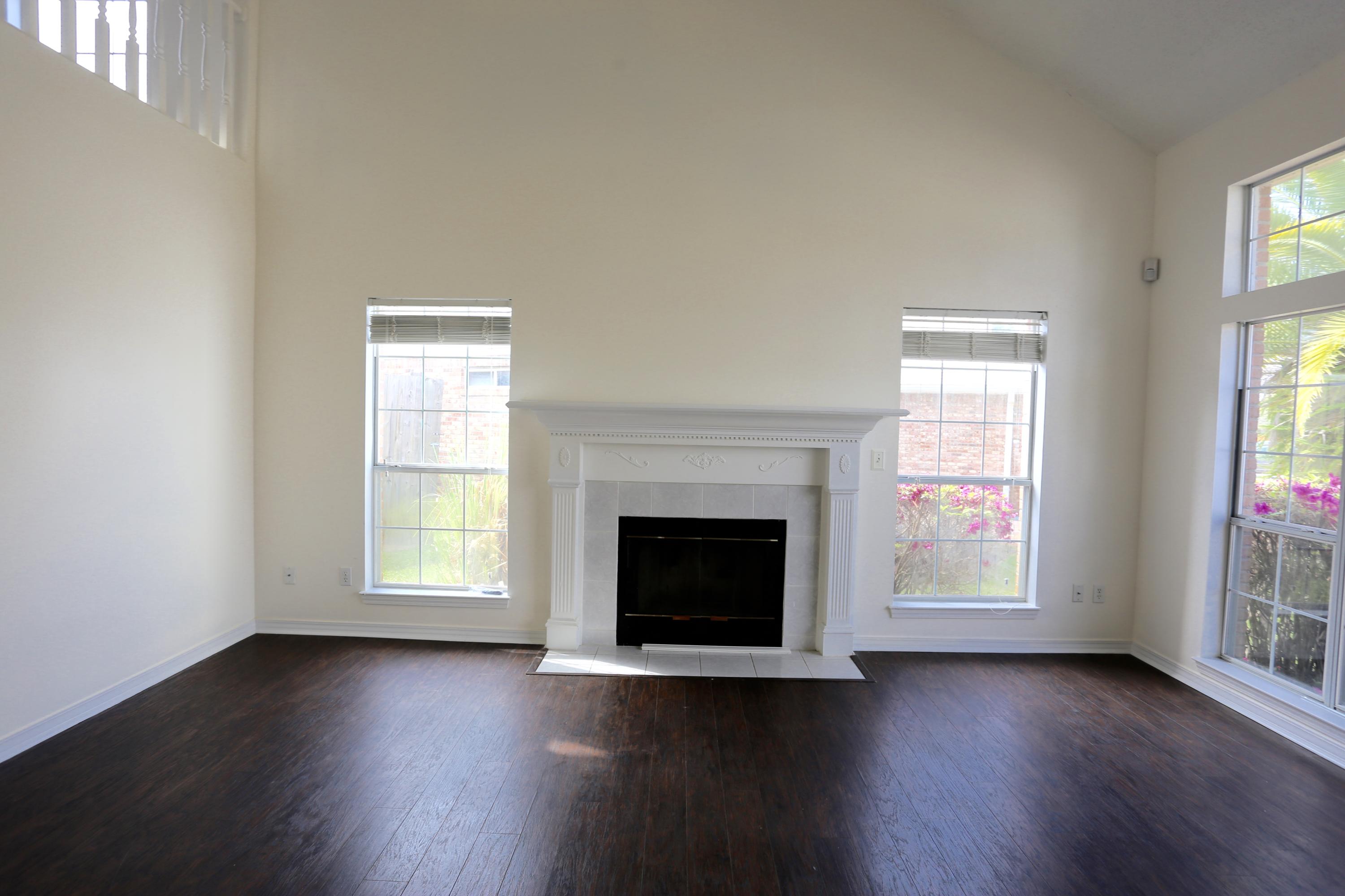 HARBOR BREEZE - Residential Lease