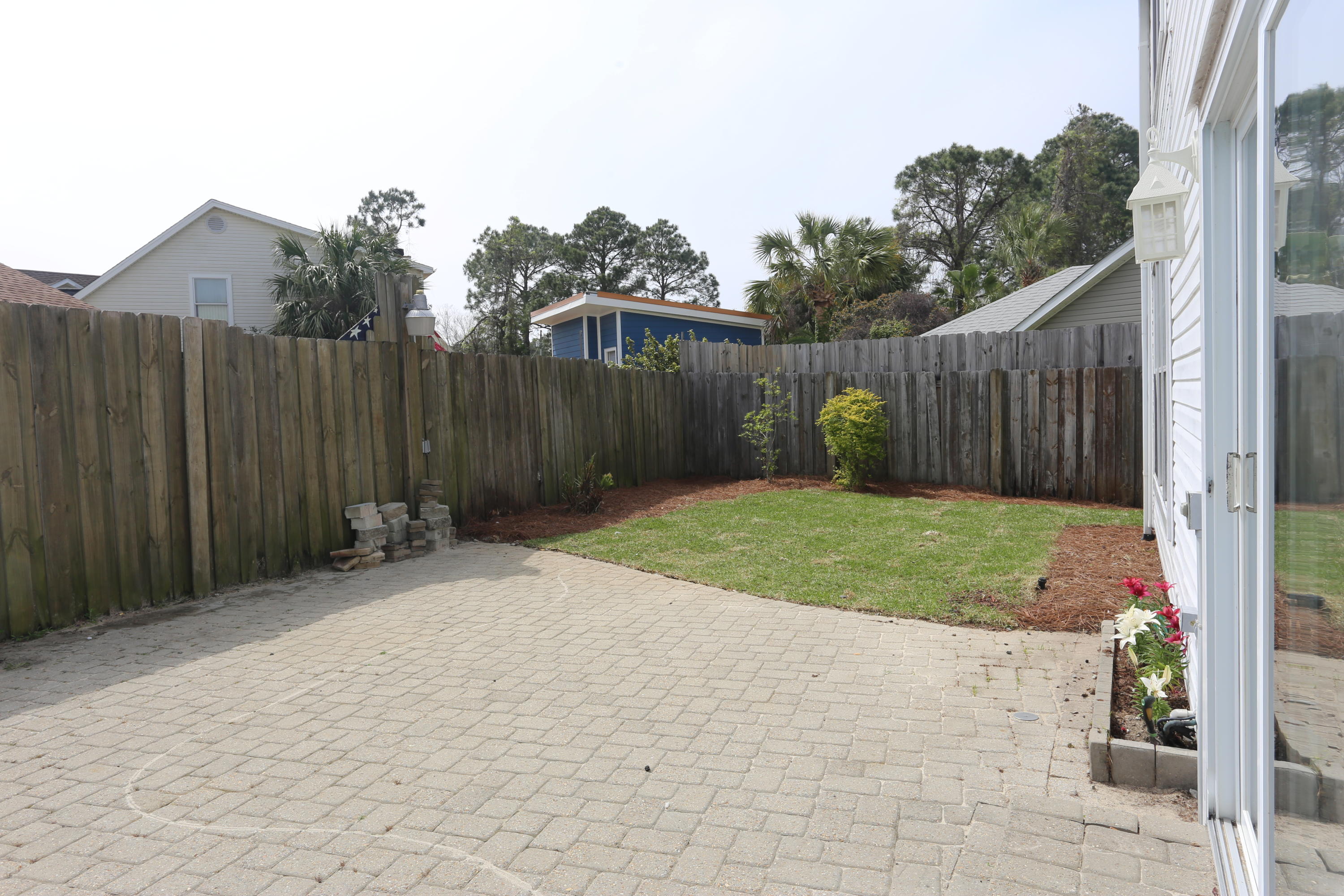 HARBOR BREEZE - Residential Lease